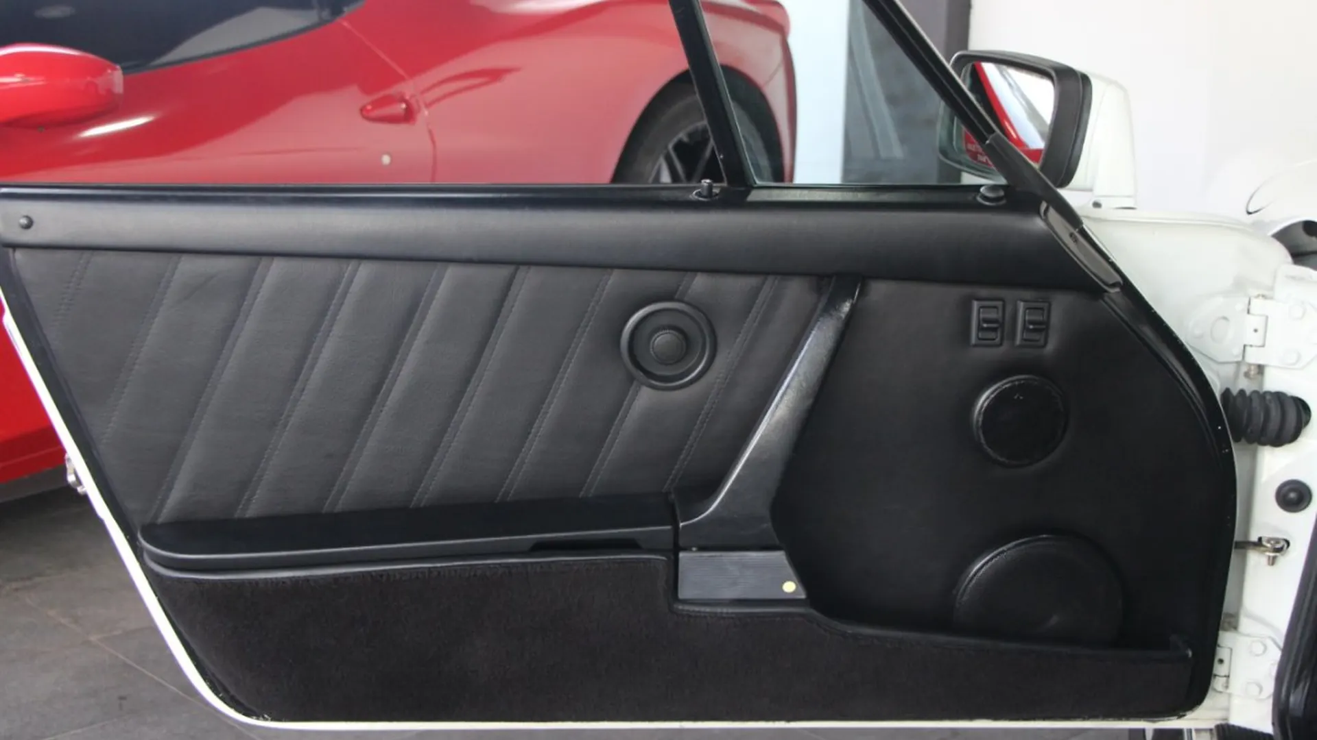 Porsche 911 — photo 12