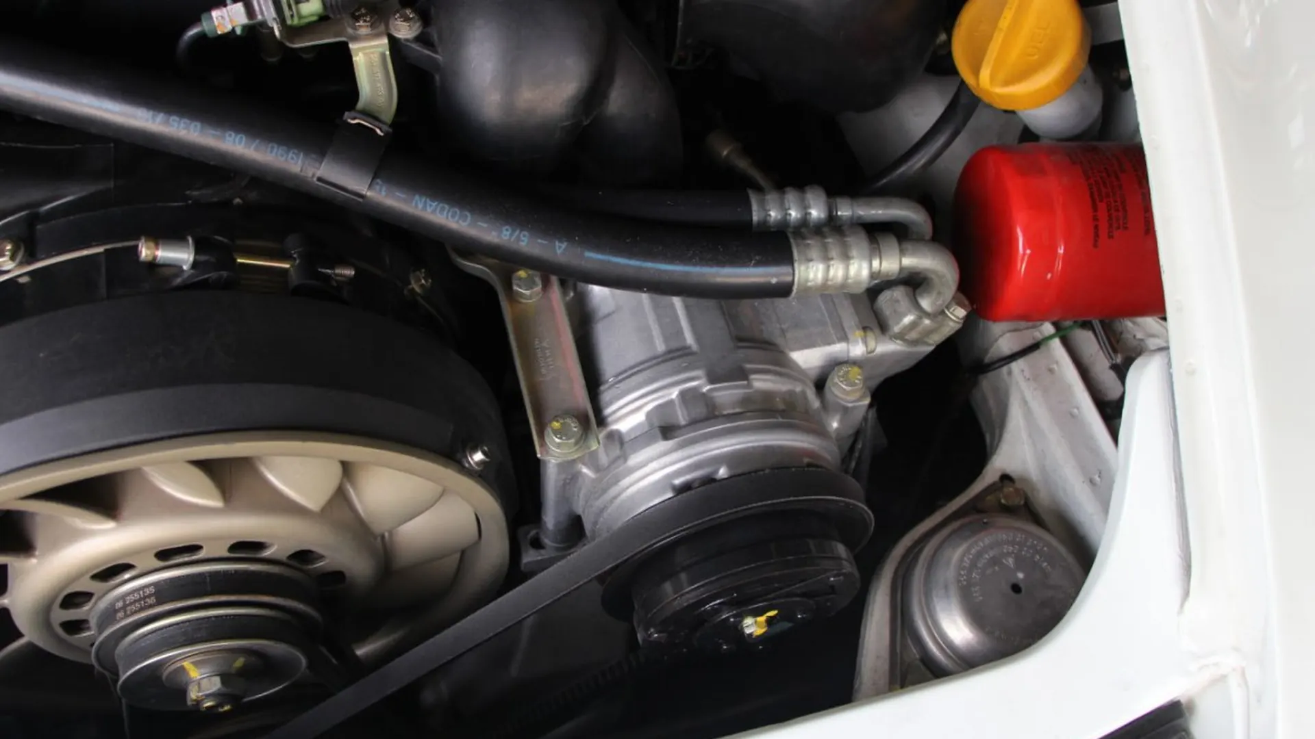 Porsche 911 — photo 21