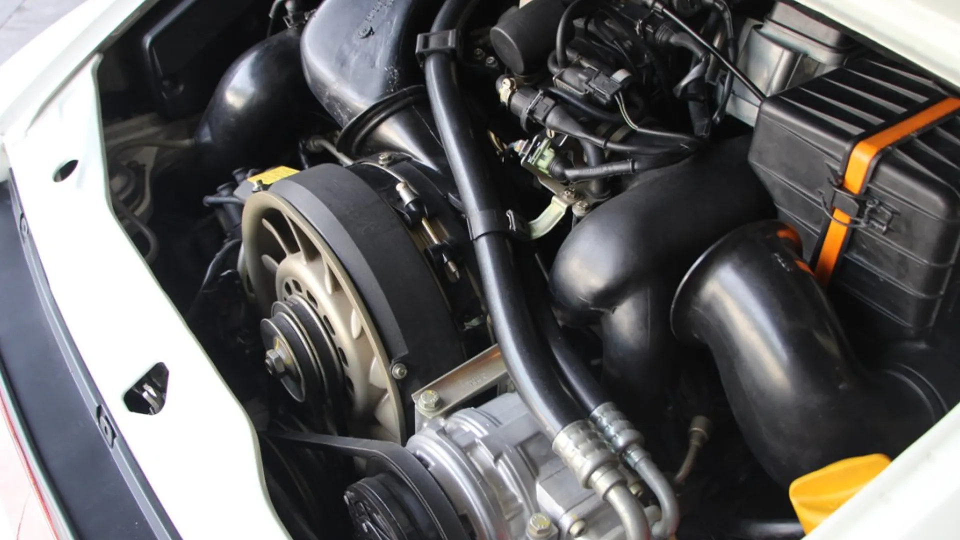 Porsche 911 — photo 22