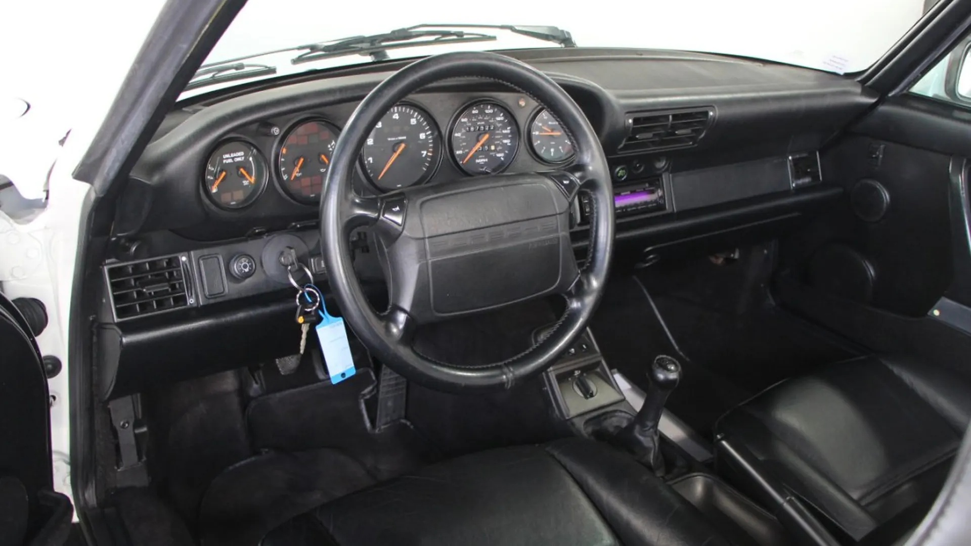 Porsche 911 — photo 6