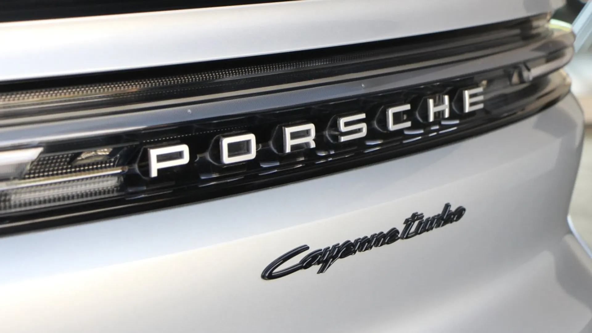 Porsche Cayenne — photo 8