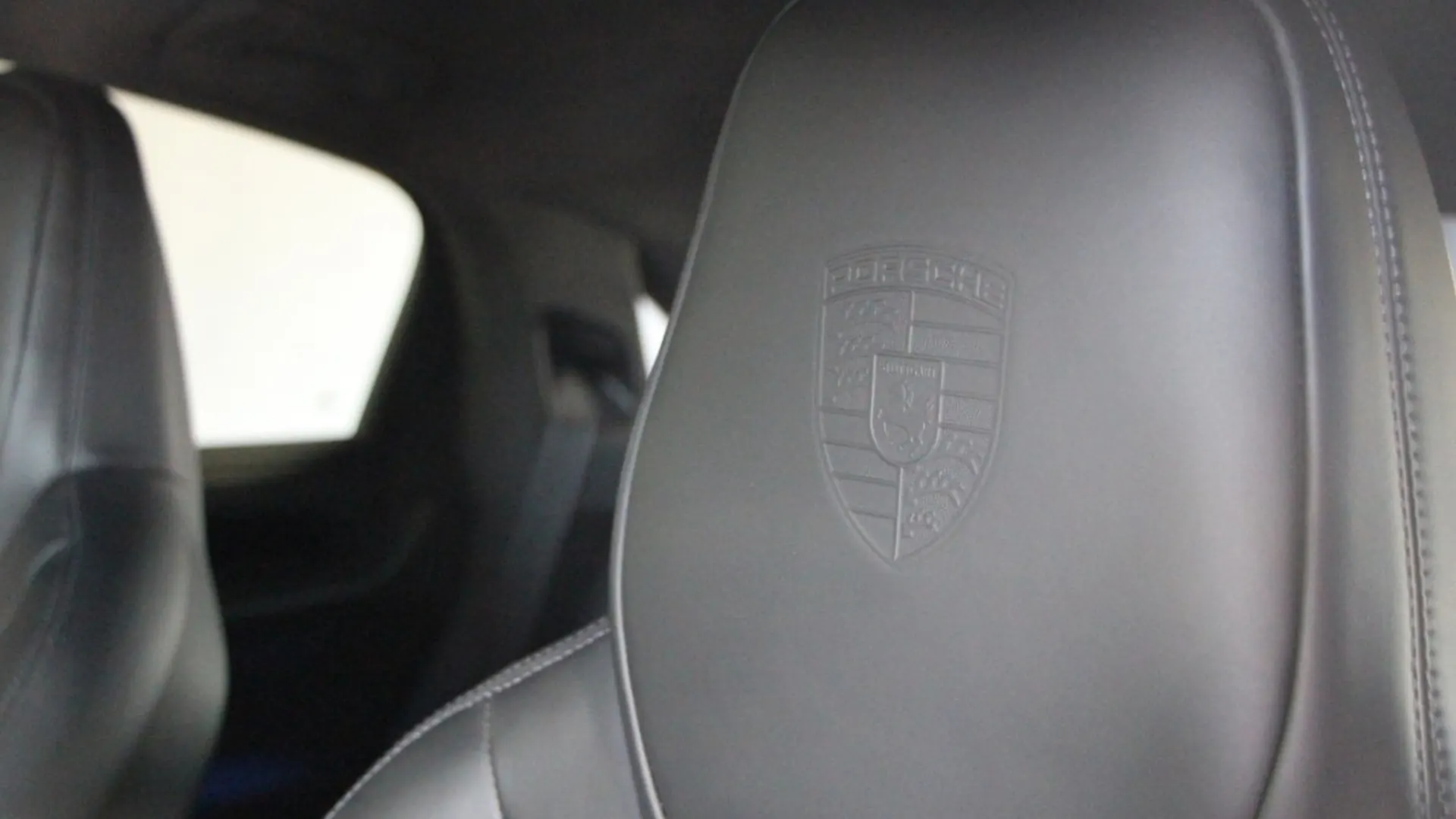 Porsche Cayenne — photo 24