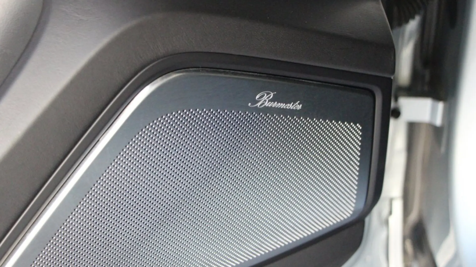 Porsche Cayenne — photo 18