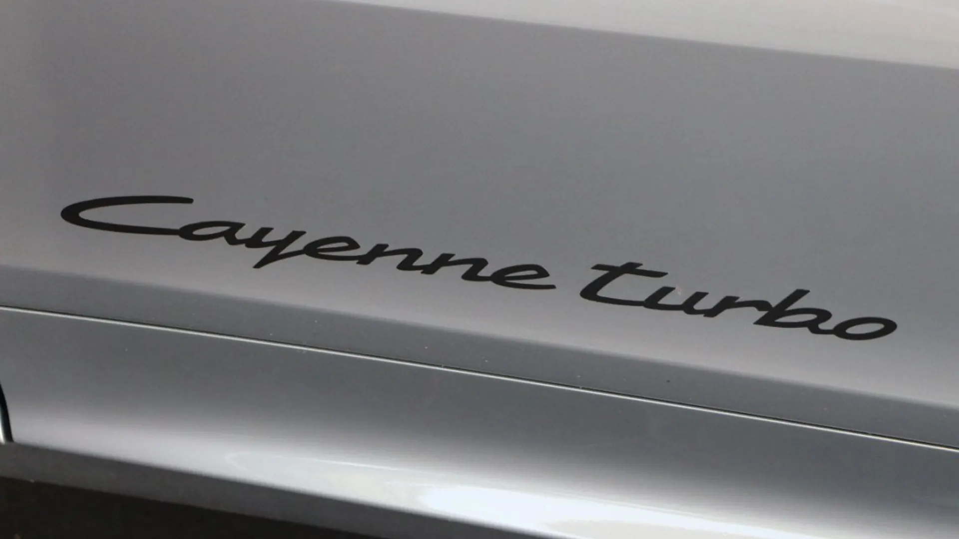 Porsche Cayenne — photo 9