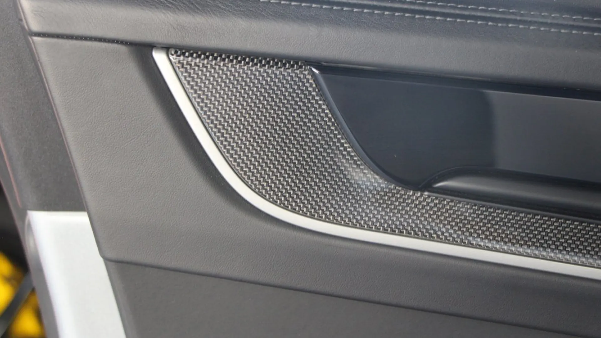 Porsche Cayenne — photo 22