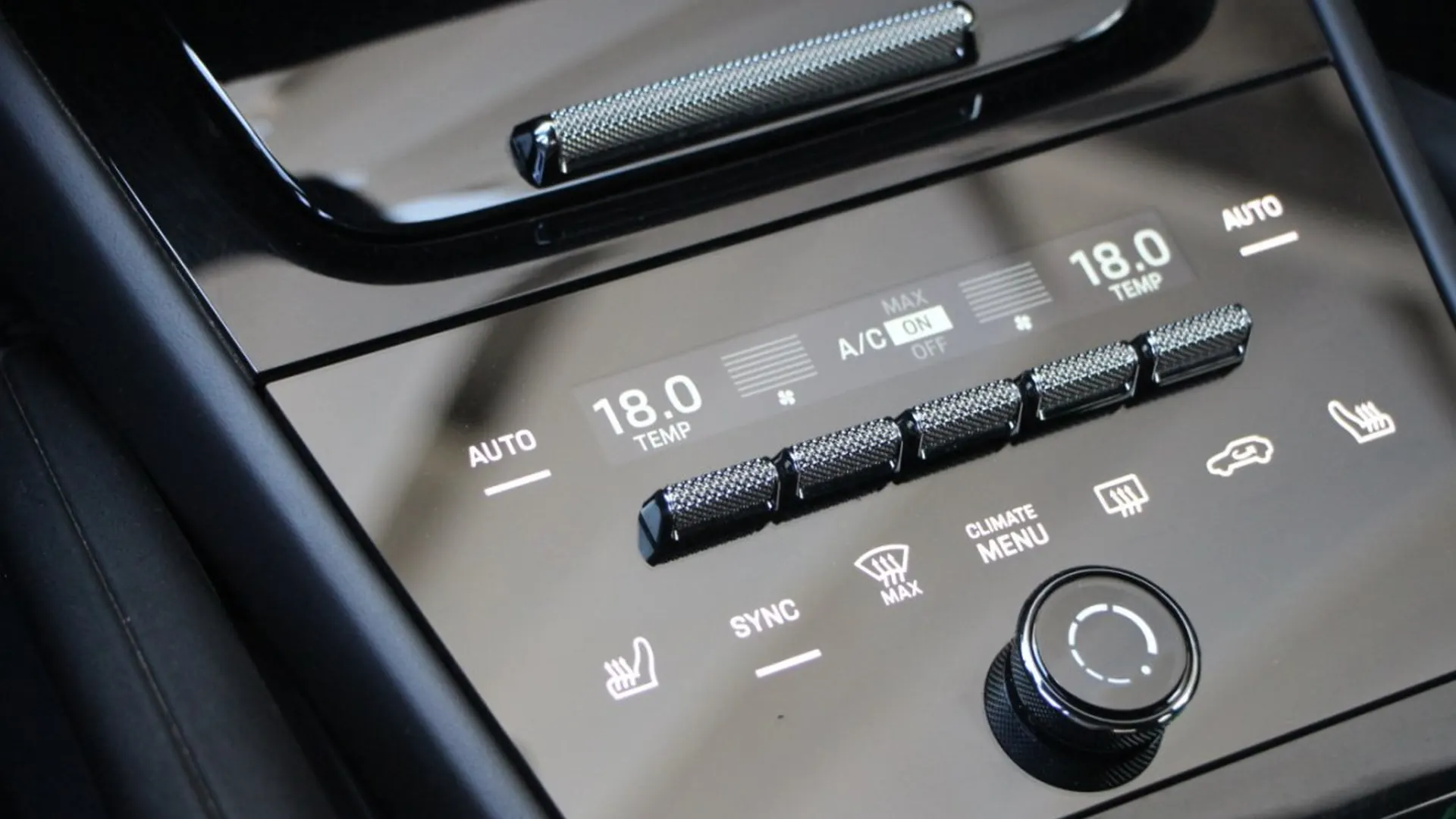 Porsche Cayenne — photo 29