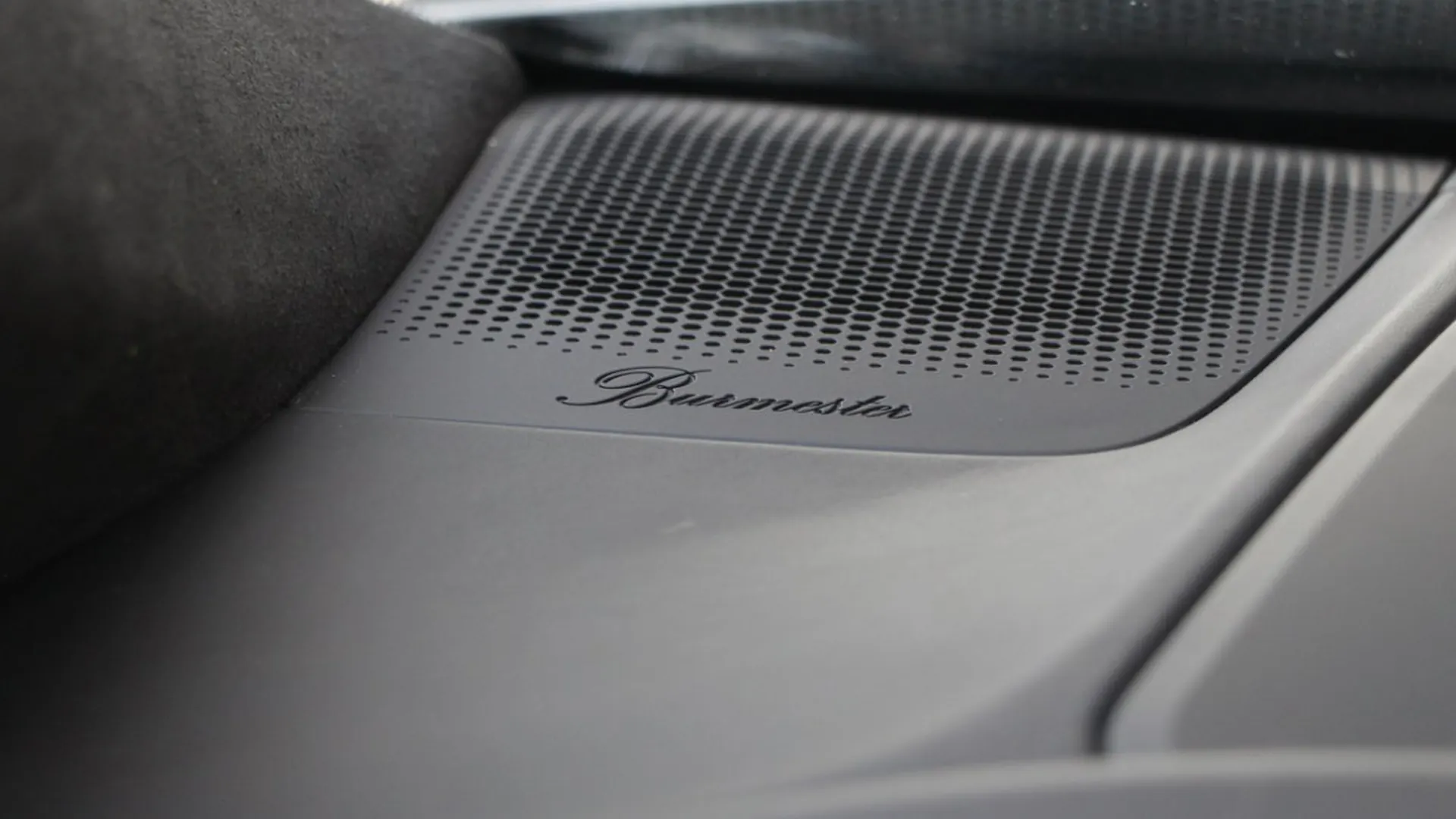 Porsche Cayenne — photo 28