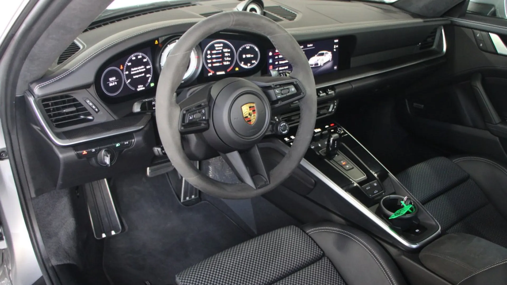 Porsche 911 — photo 14
