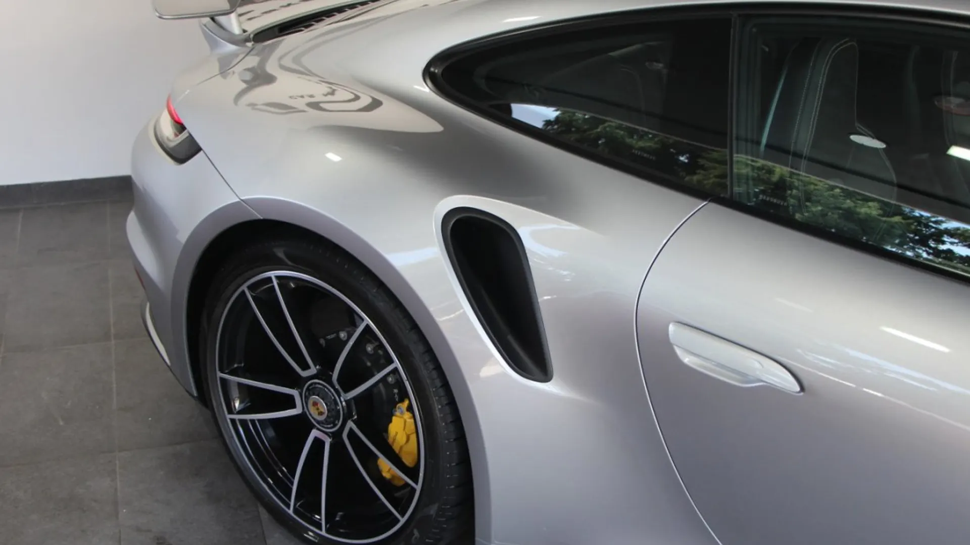 Porsche 911 — photo 6