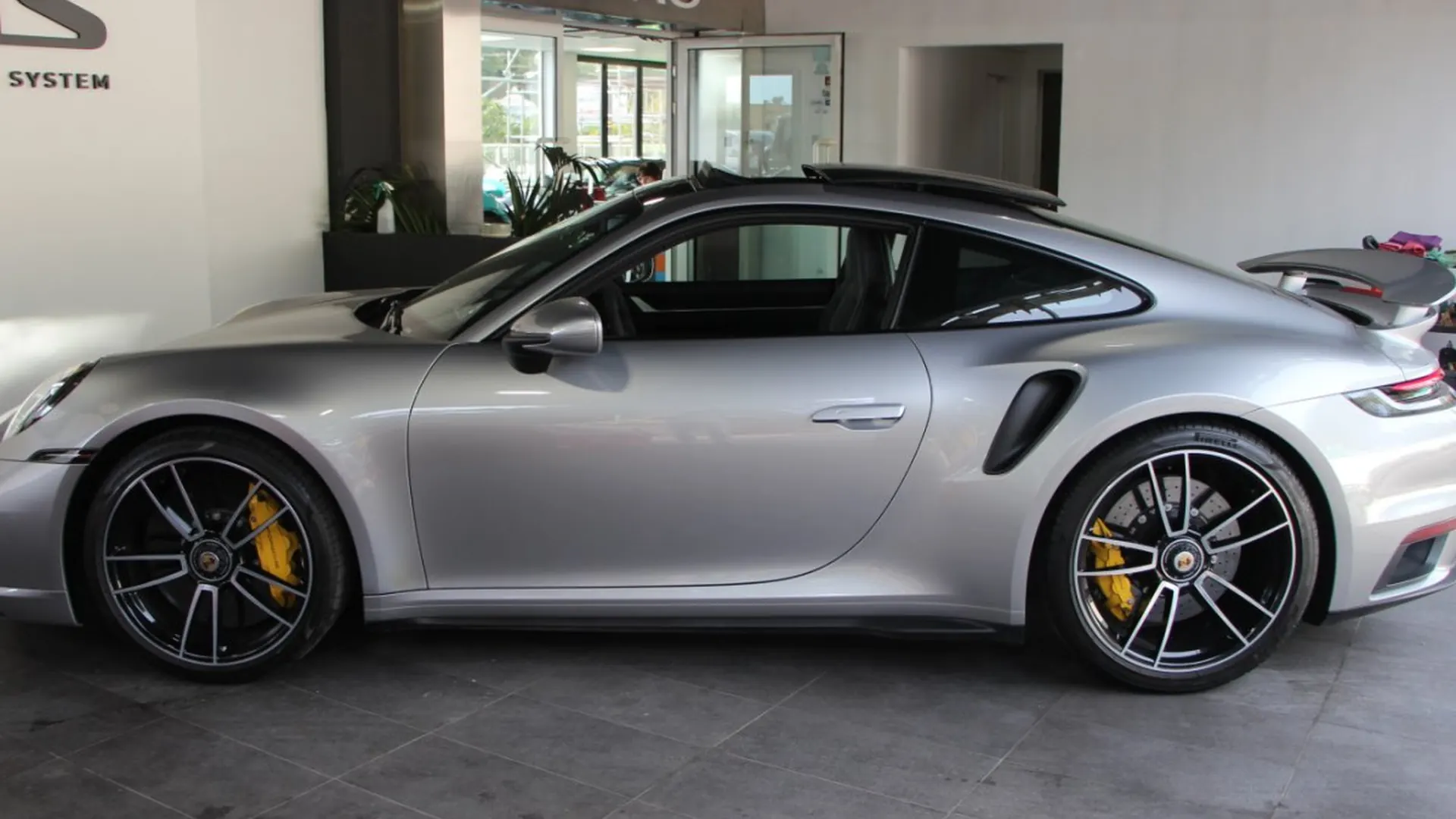 Porsche 911 — photo 10