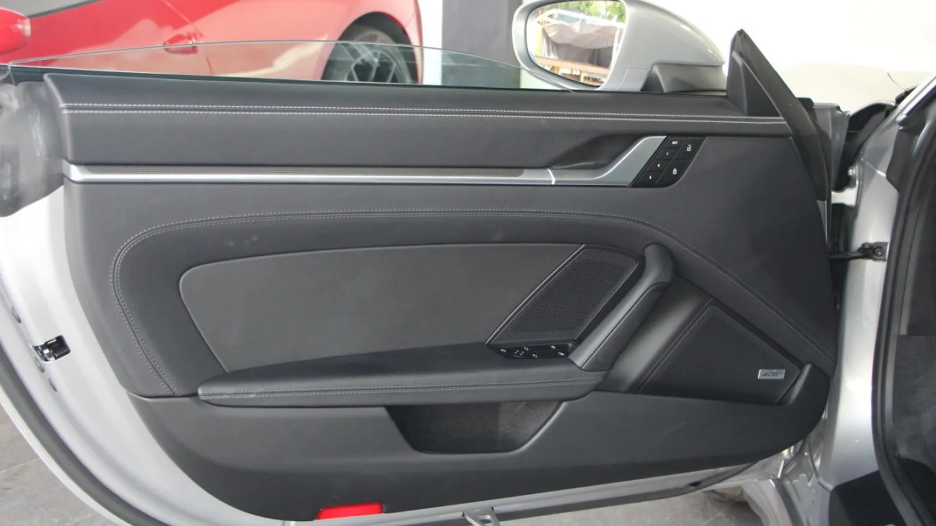 Porsche 911 — photo 18