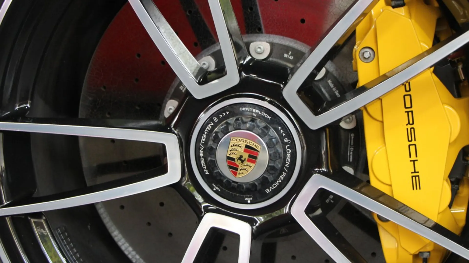 Porsche 911 — photo 12