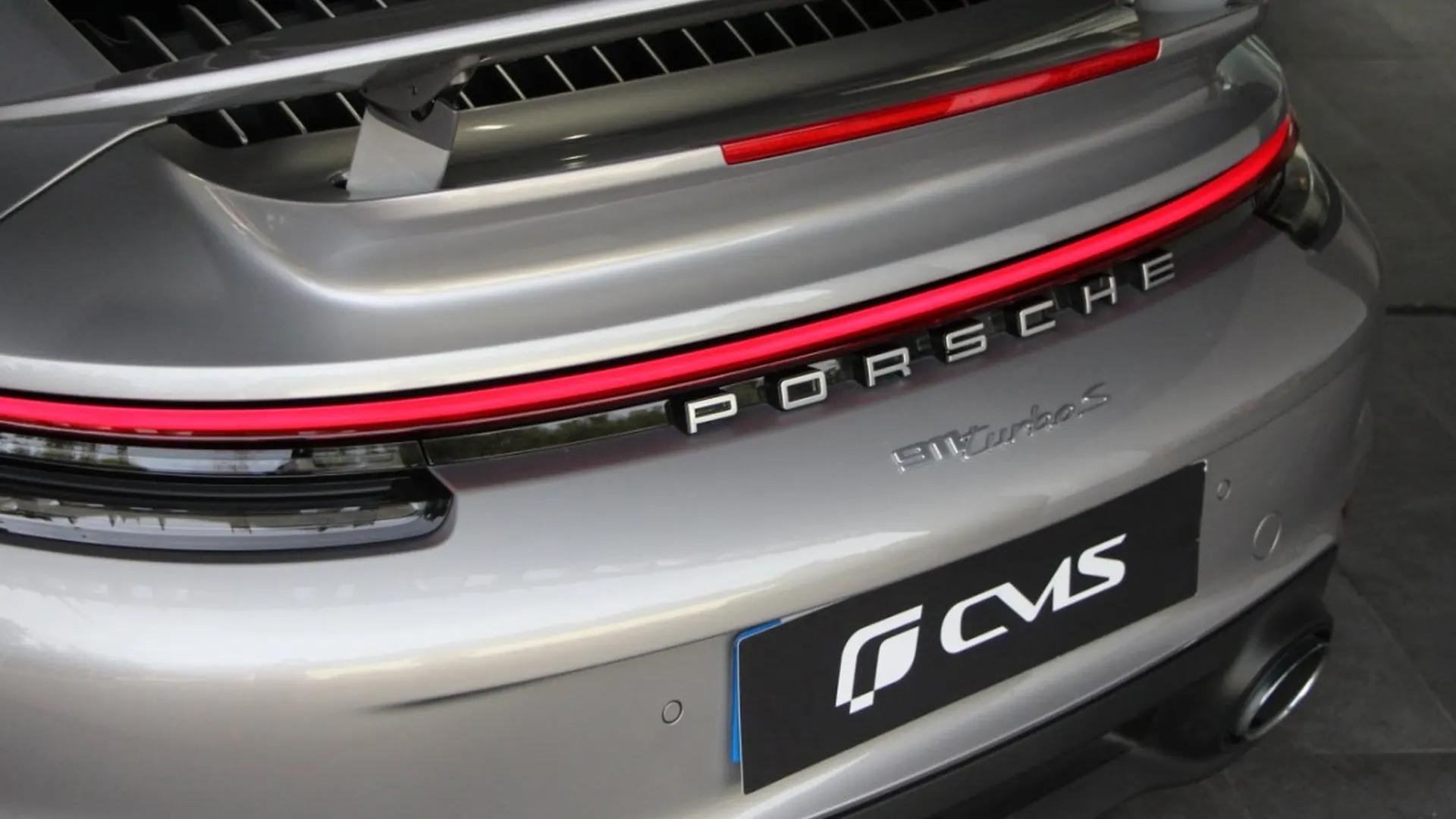Porsche 911 — photo 9