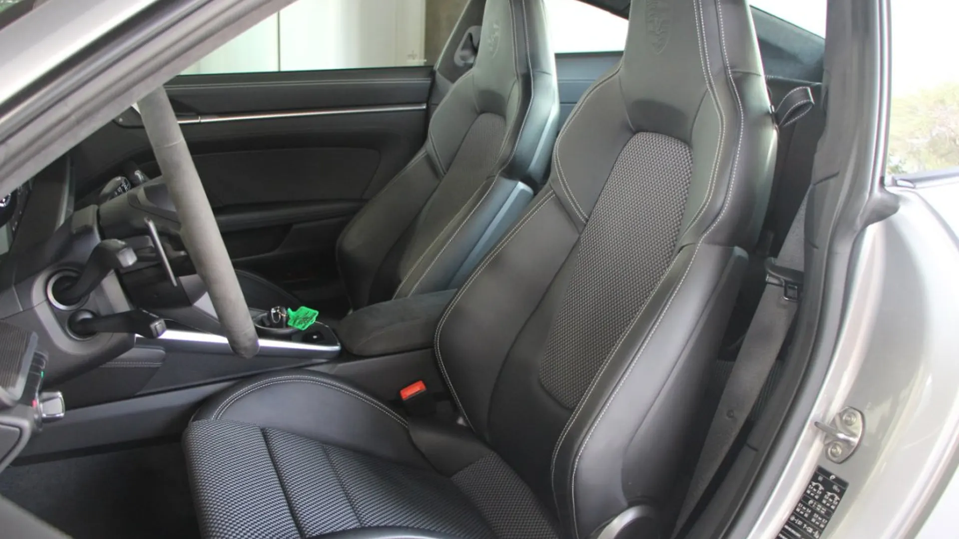 Porsche 911 — photo 16