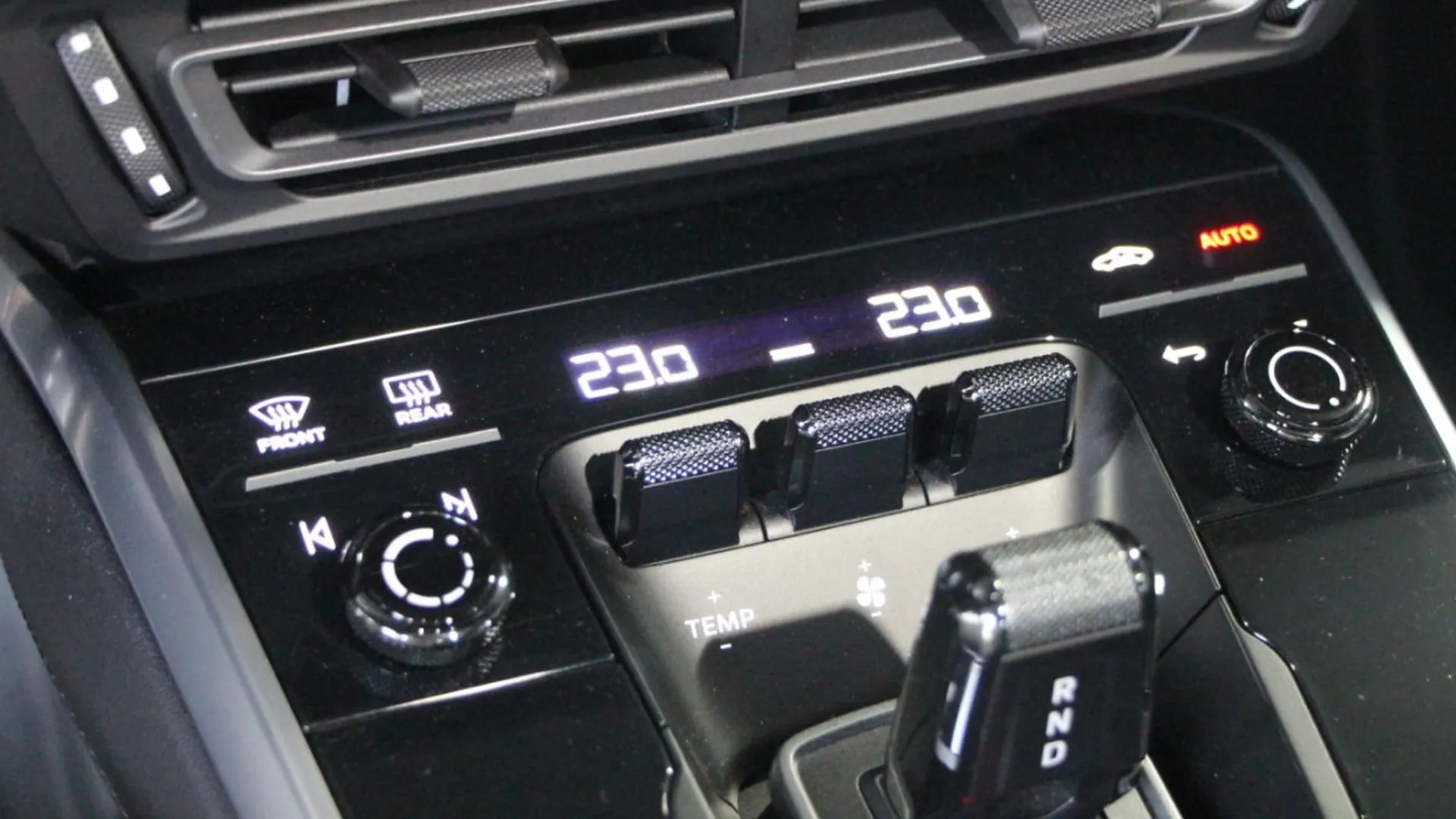 Porsche 911 — photo 25