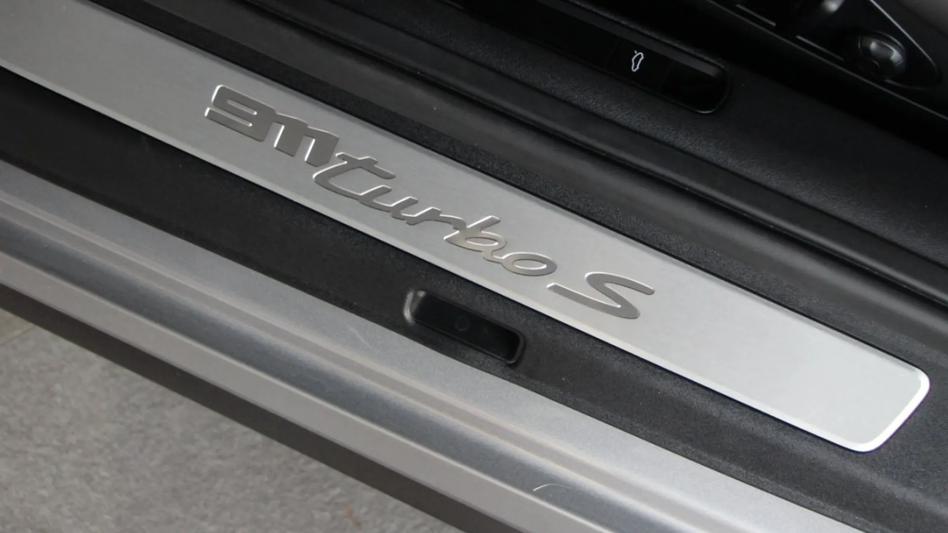 Porsche 911 — photo 34