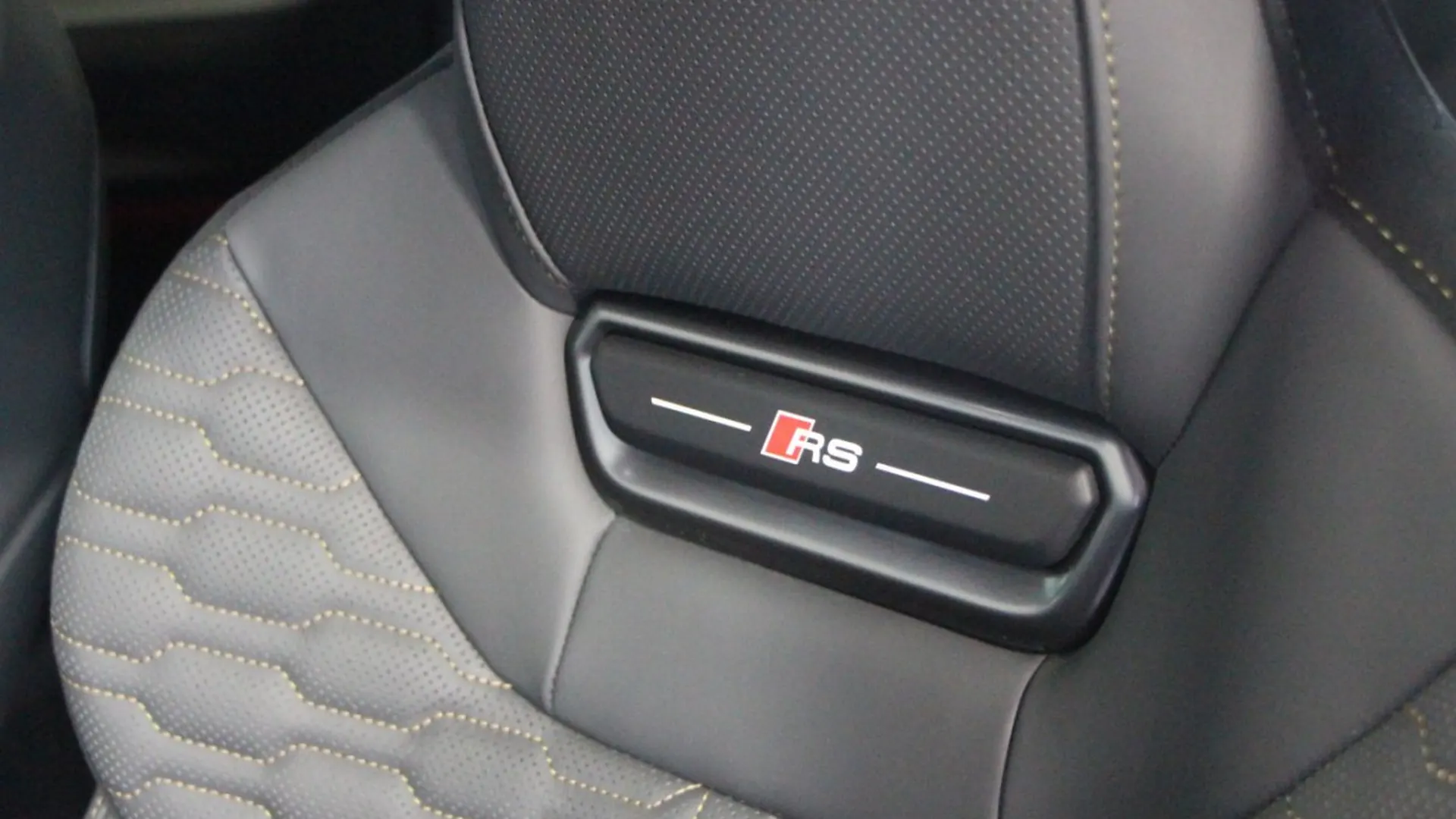 Audi RS5 — photo 21