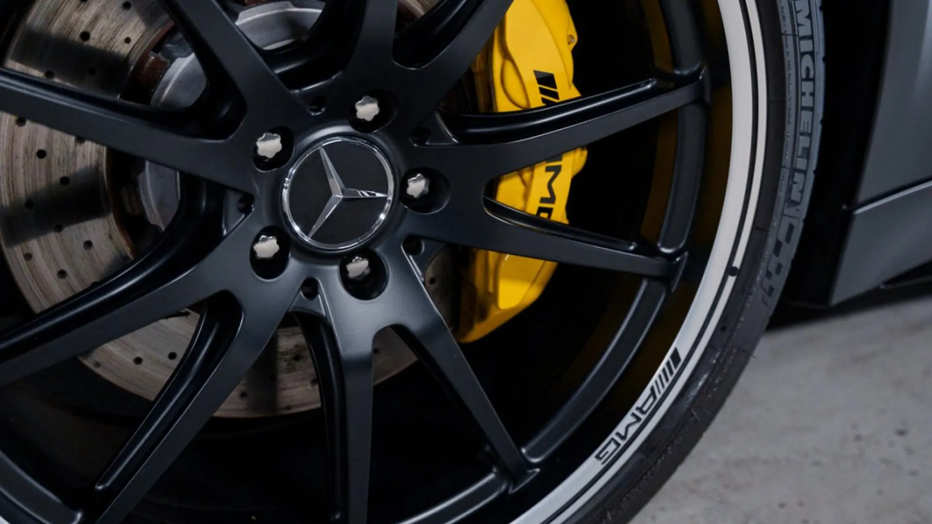 Mercedes-Benz AMG GT — photo 13