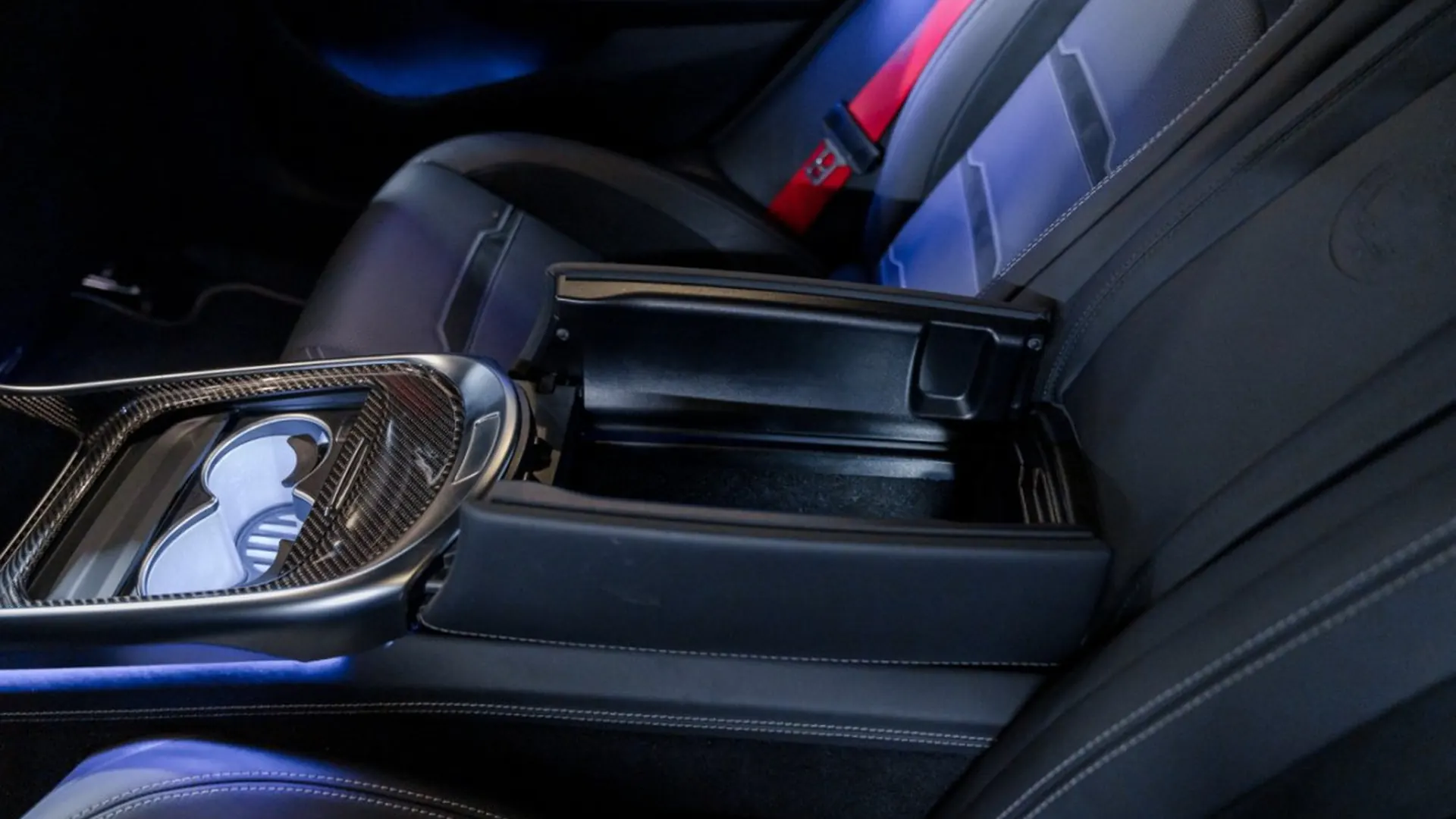 Mercedes-Benz AMG GT — photo 45