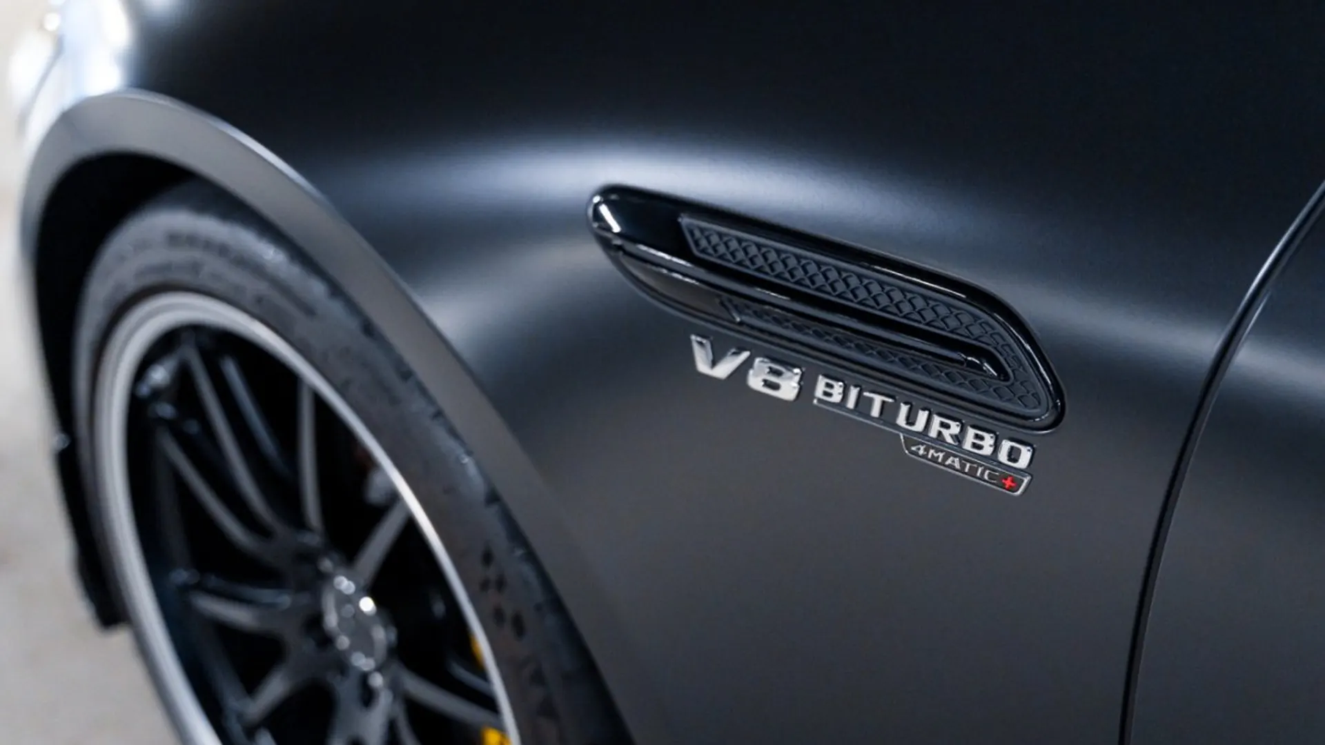 Mercedes-Benz AMG GT — photo 12