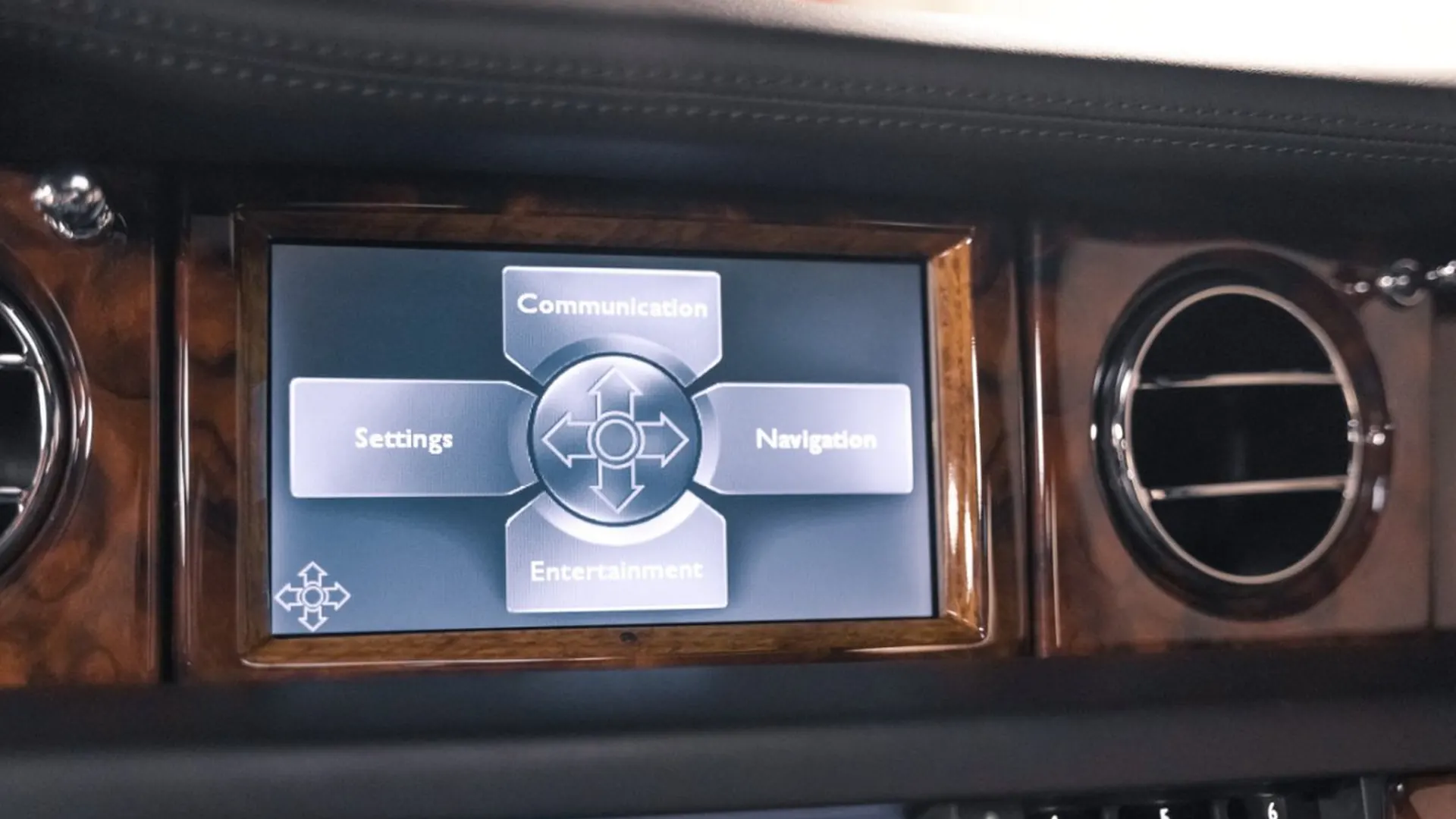 Rolls-Royce Phantom — photo 39