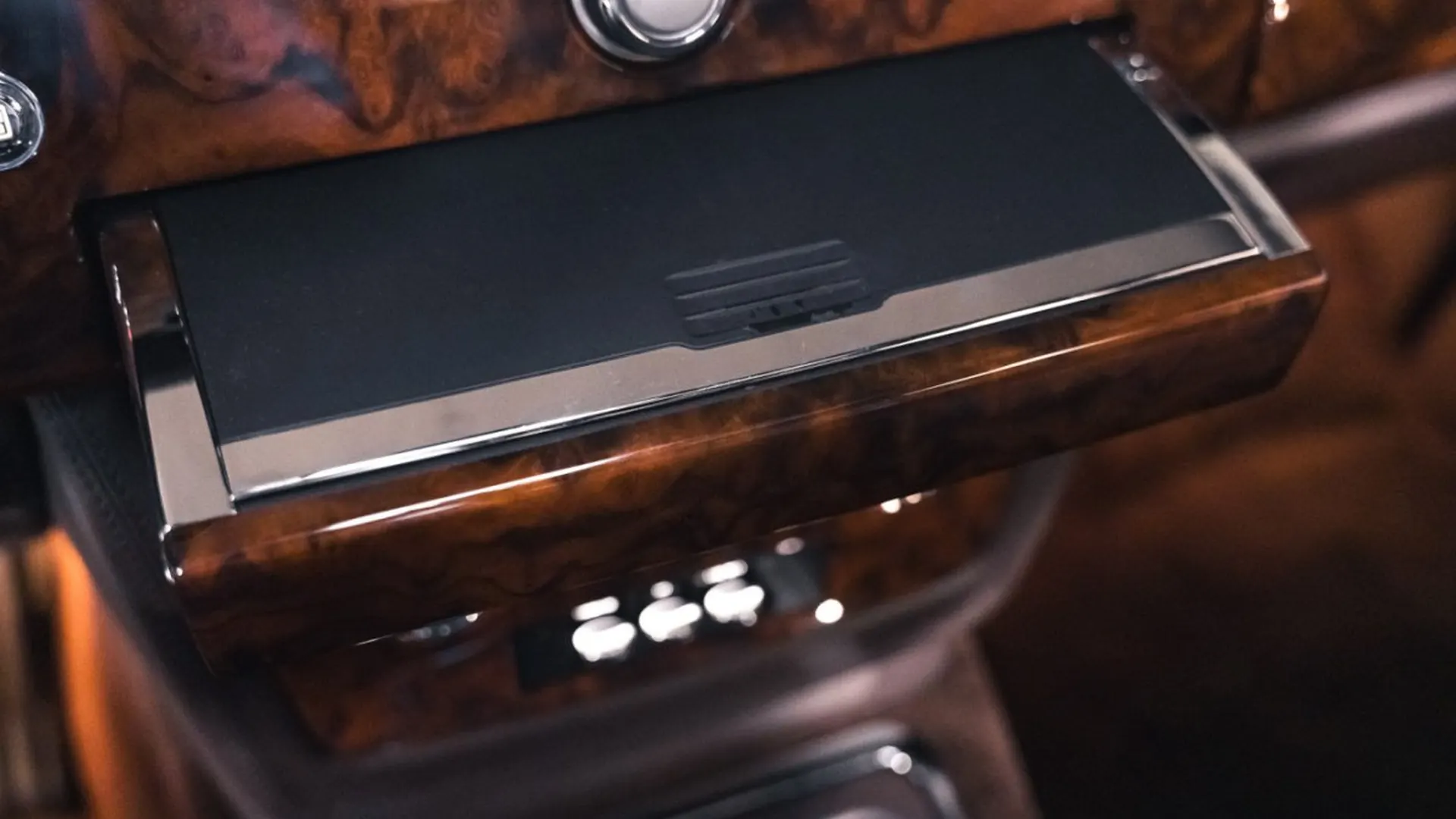 Rolls-Royce Phantom — photo 41