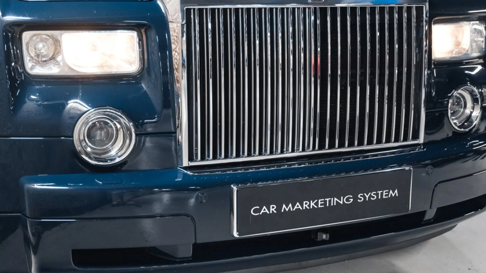 Rolls-Royce Phantom — photo 8