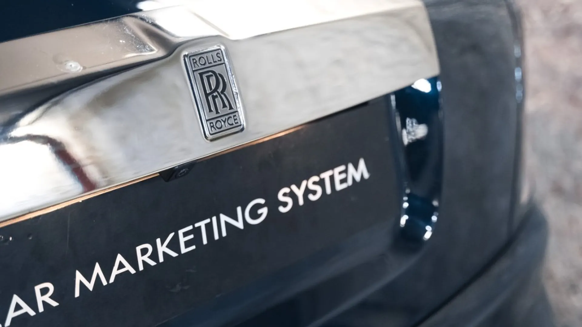 Rolls-Royce Phantom — photo 17