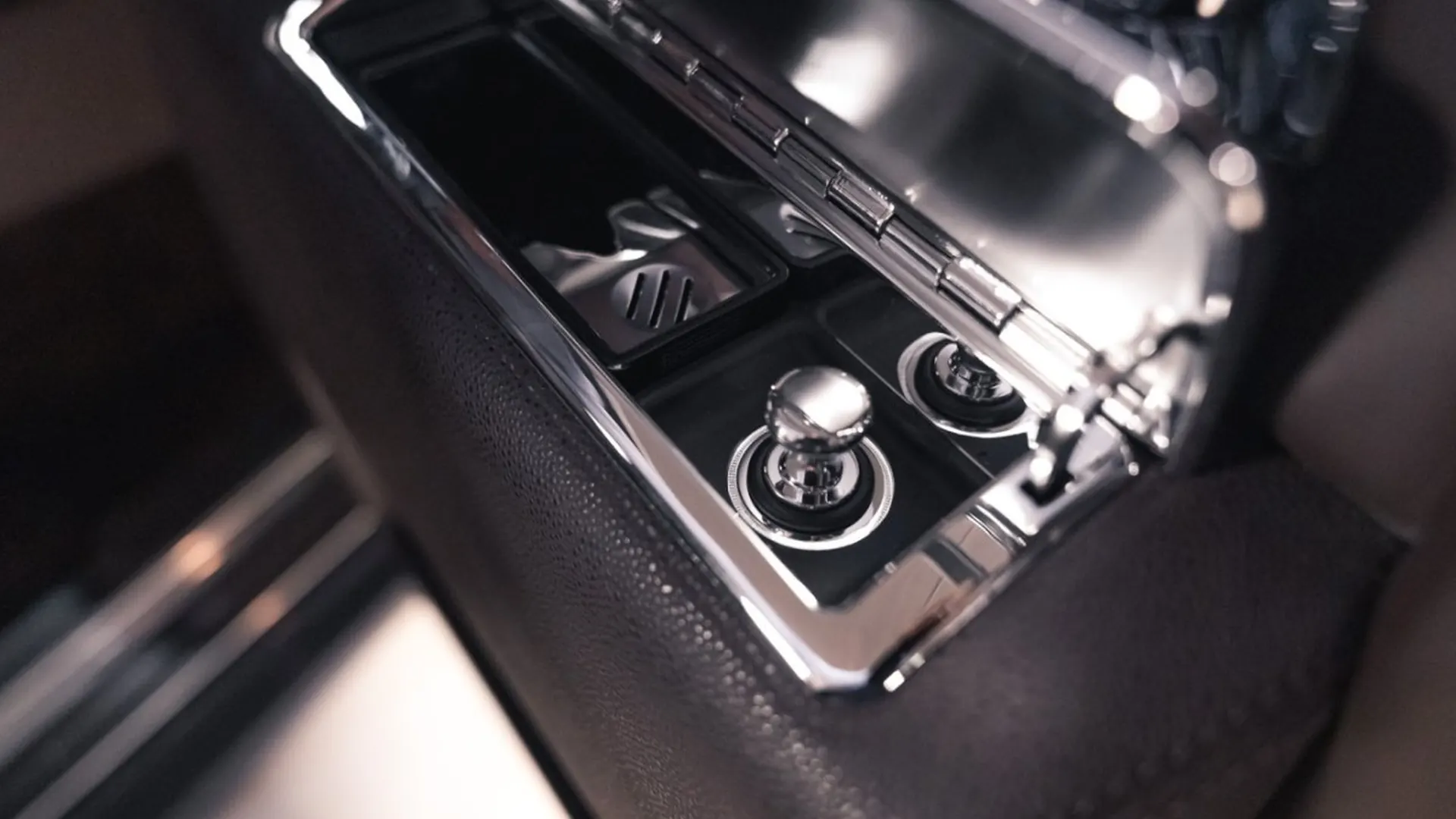 Rolls-Royce Phantom — photo 32