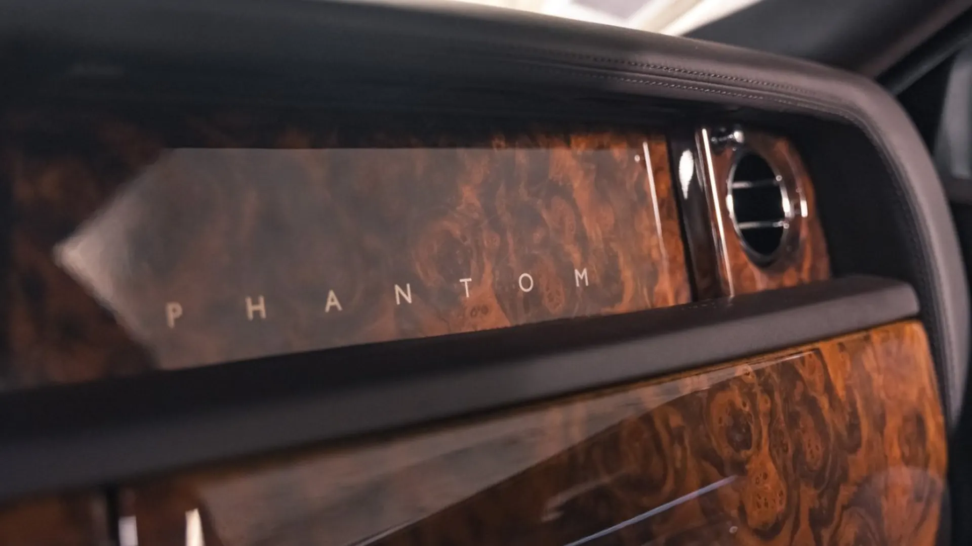 Rolls-Royce Phantom — photo 46