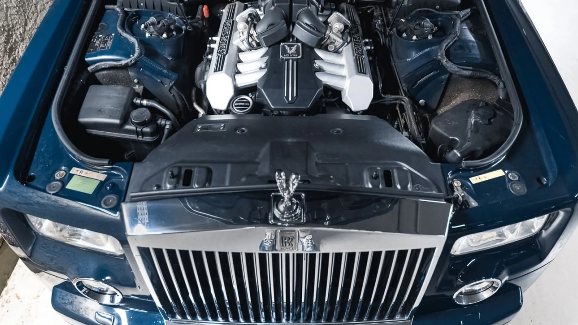 Rolls-Royce Phantom — photo 49