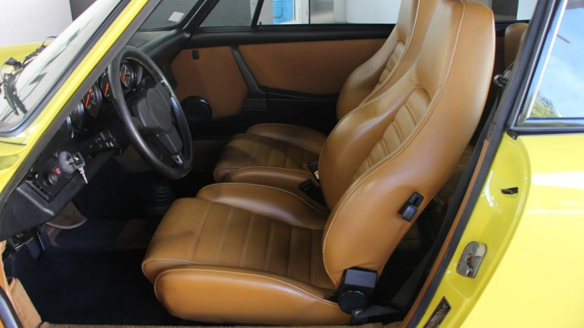 Porsche 911 — photo 10