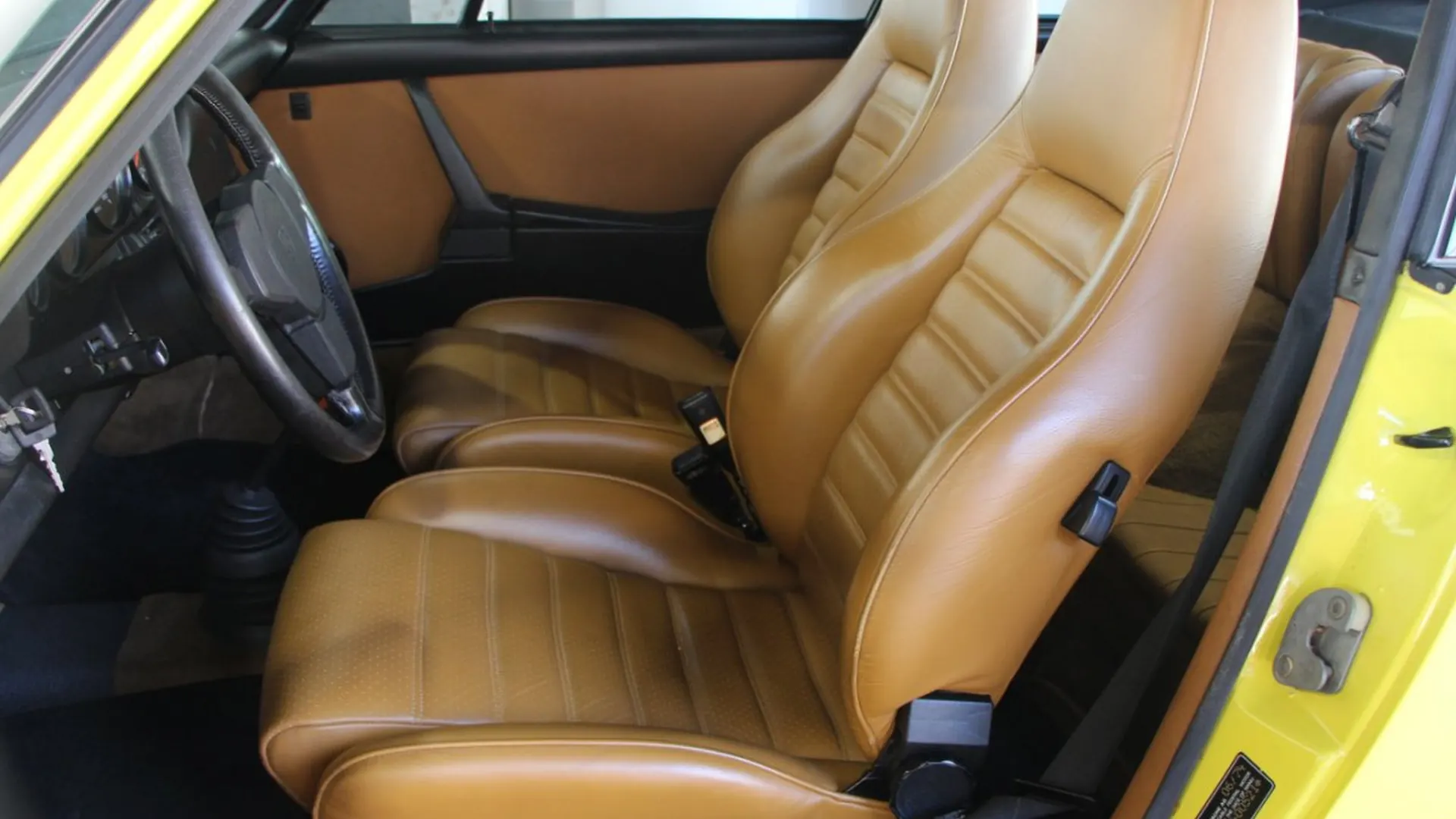 Porsche 911 — photo 11