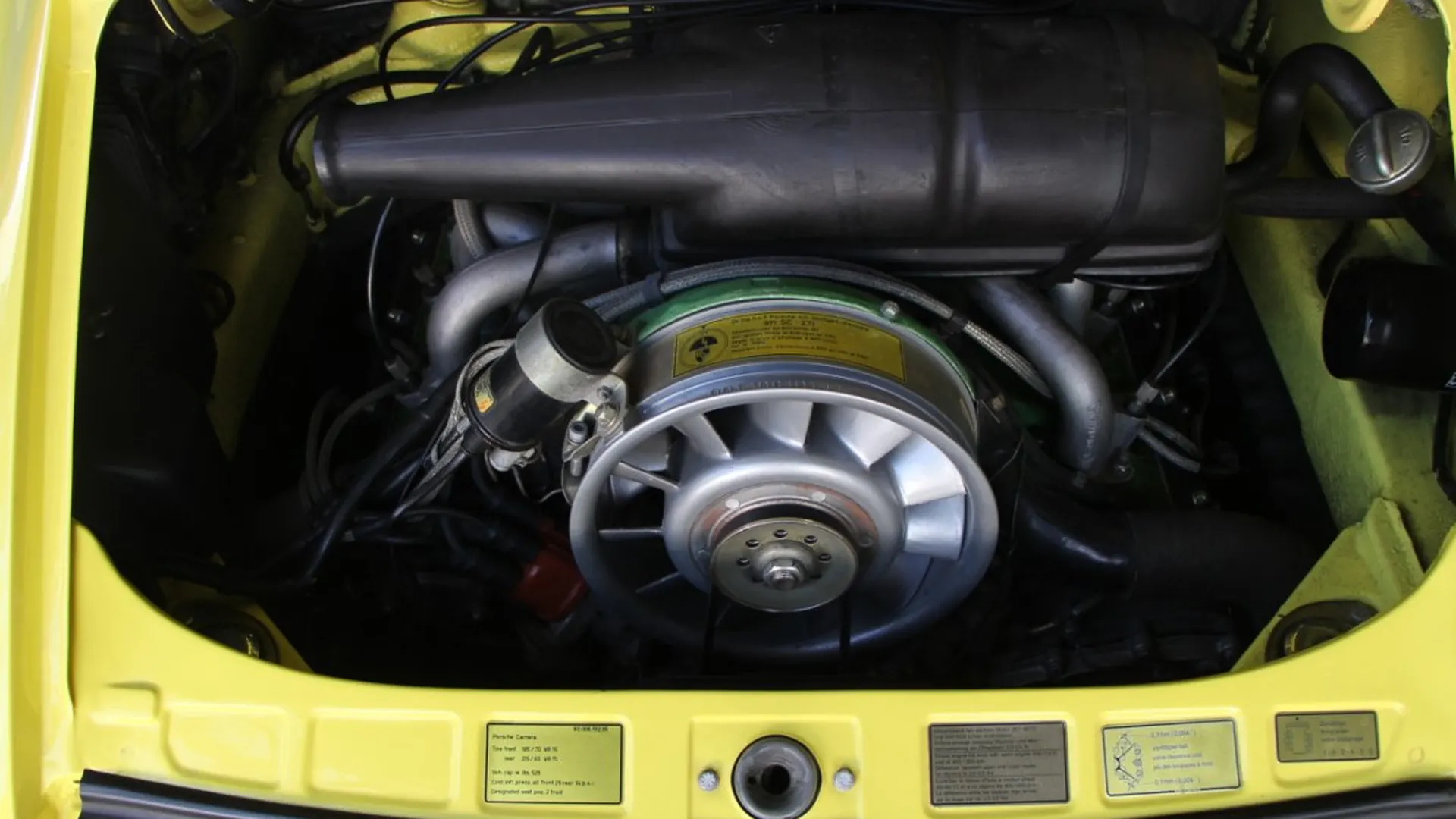 Porsche 911 — photo 23