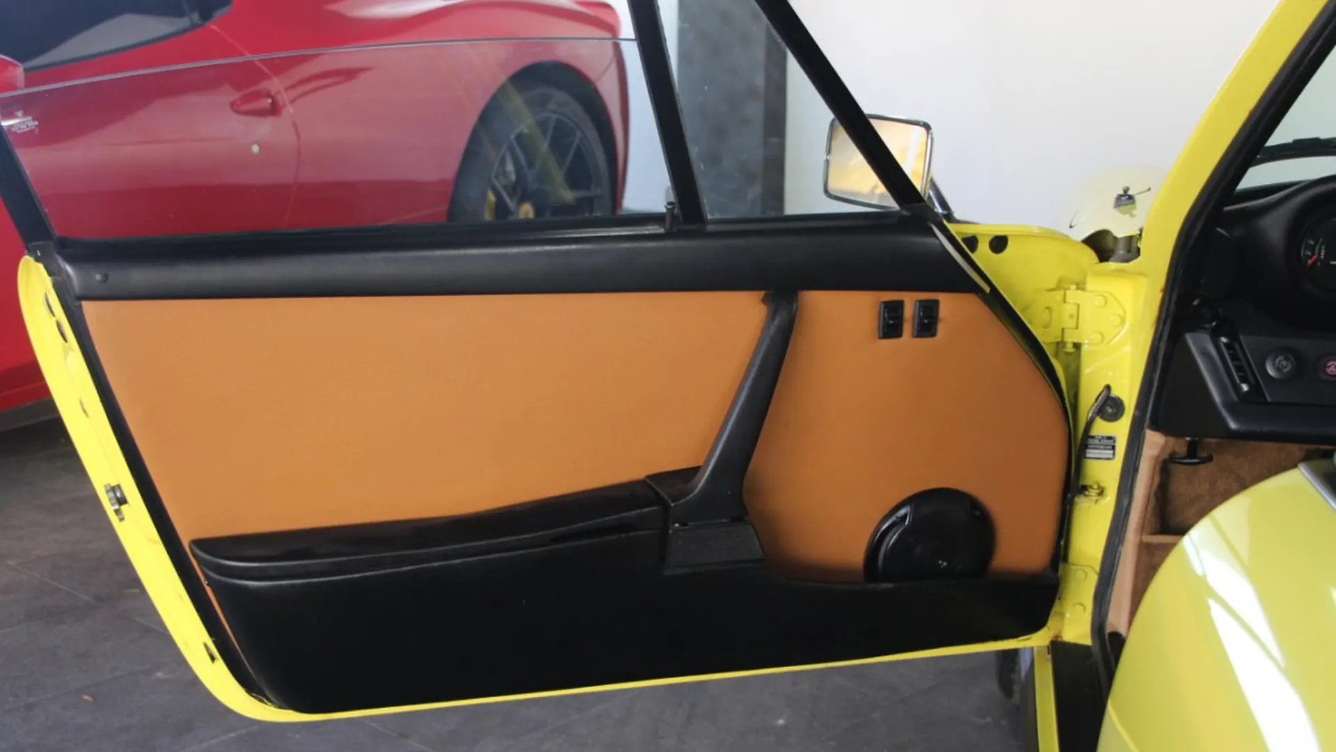 Porsche 911 — photo 14