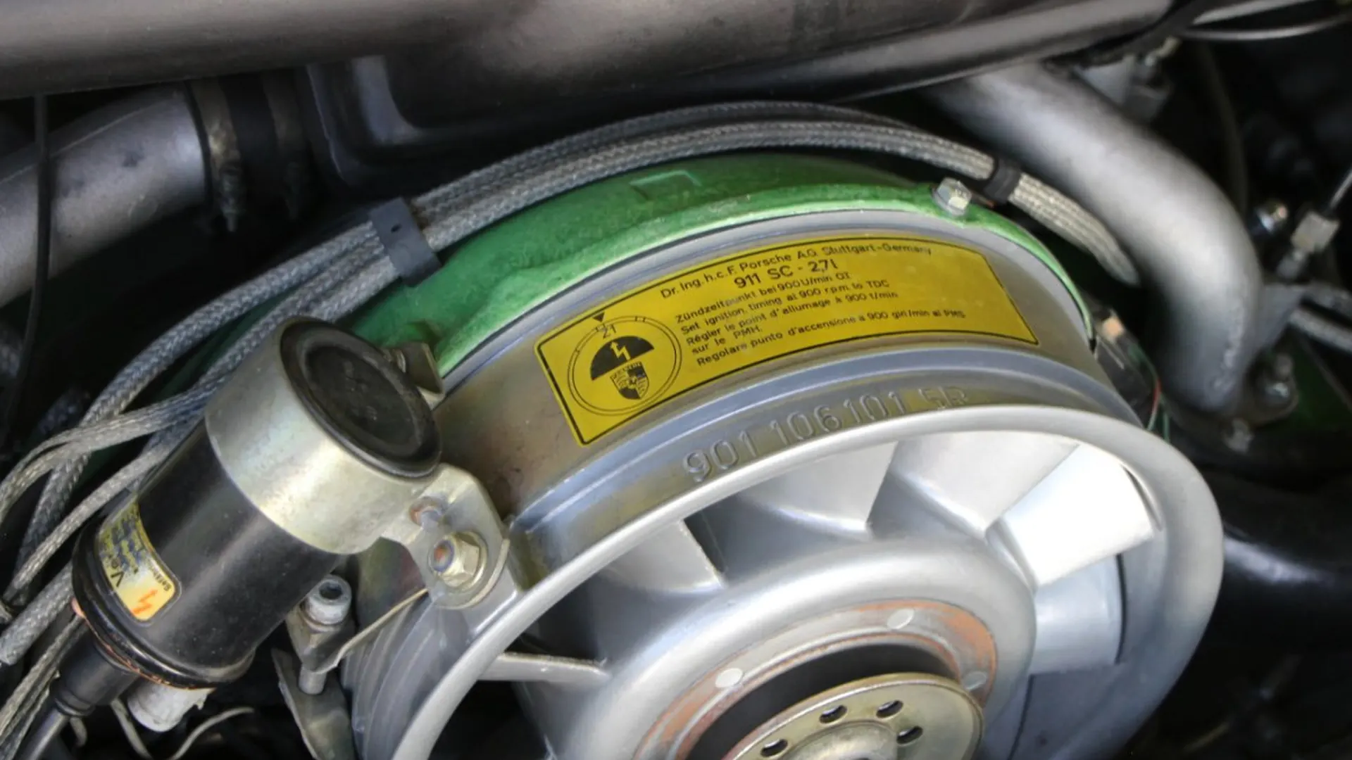 Porsche 911 — photo 24