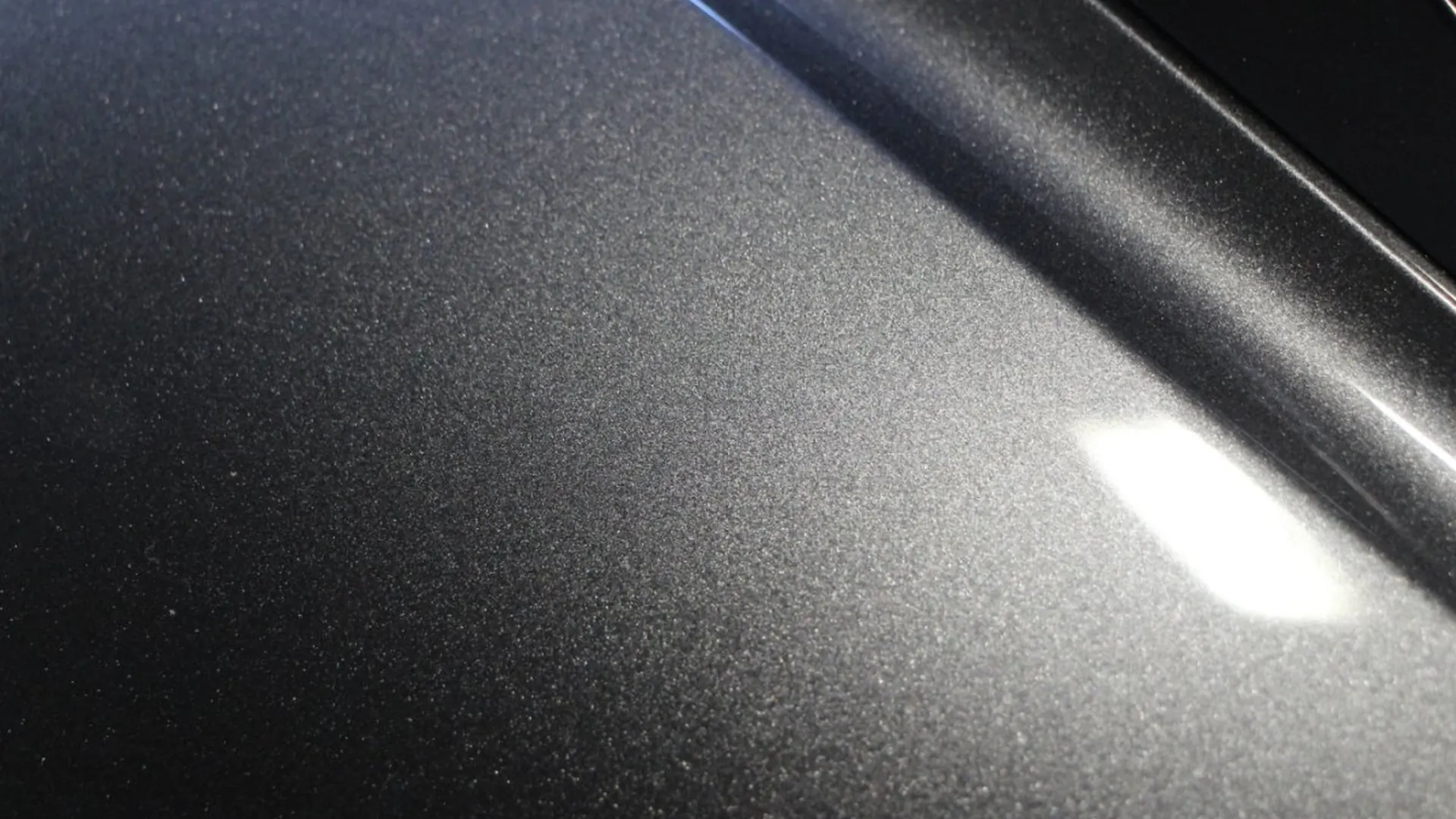 Aston Martin DB11 — photo 27
