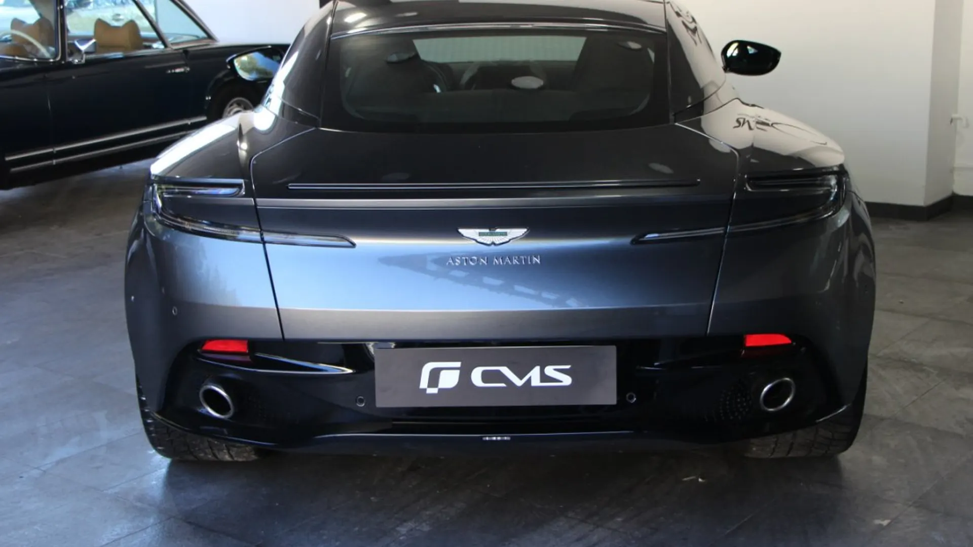 Aston Martin DB11 — photo 7