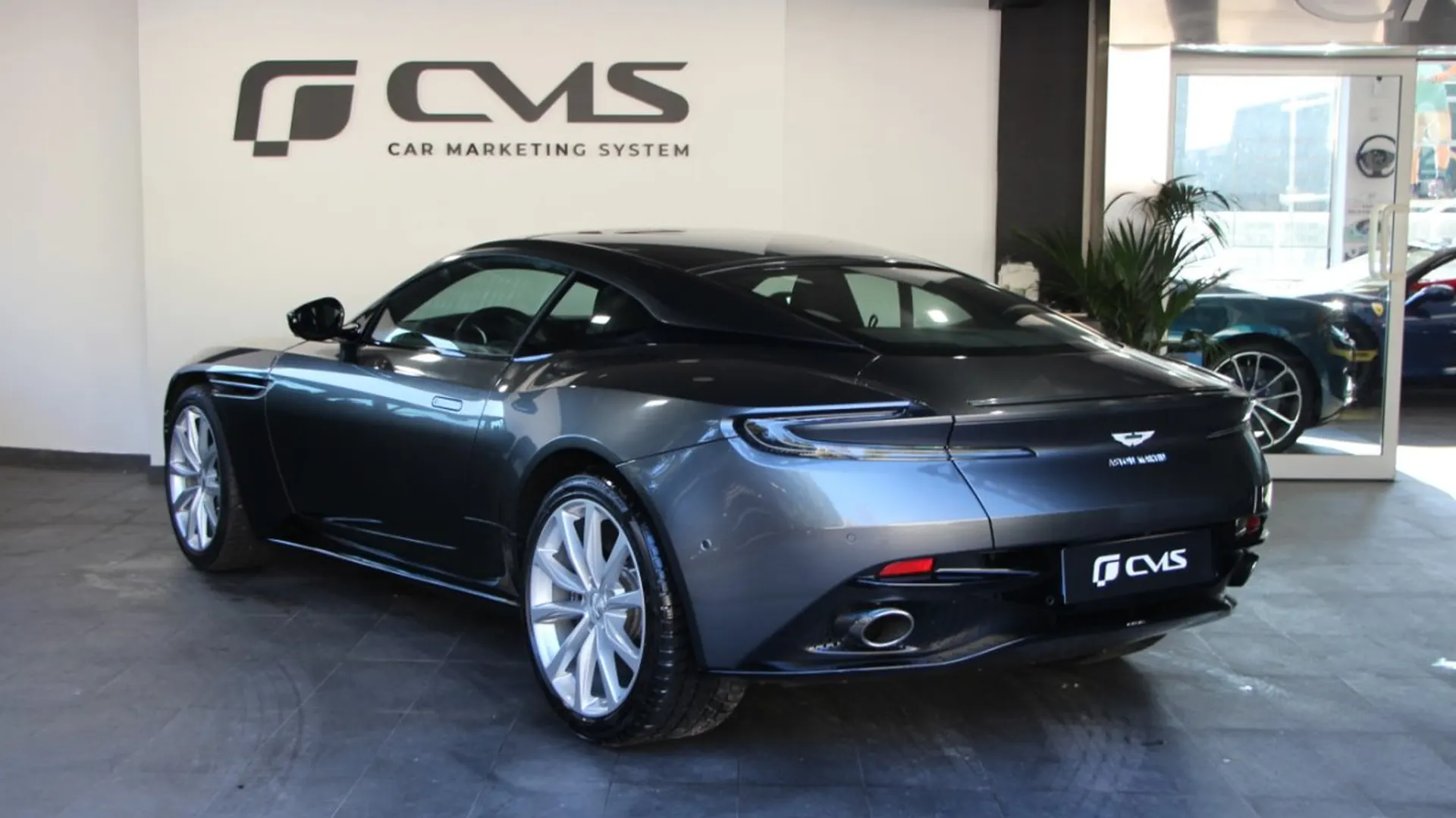 Aston Martin DB11 — photo 6