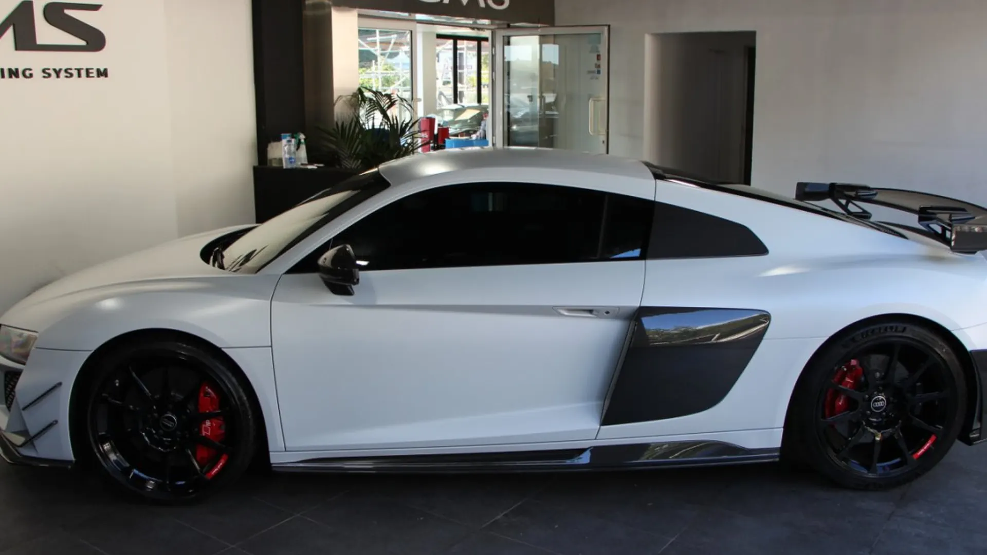 Audi R8 — photo 4