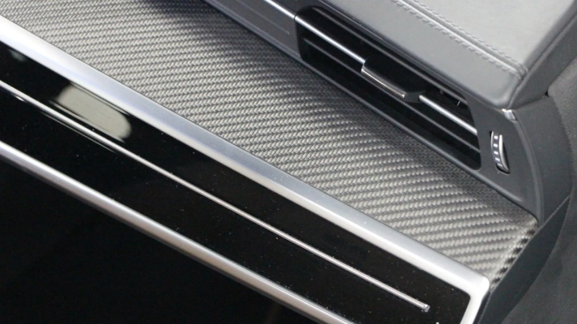 Audi RS6 — photo 26