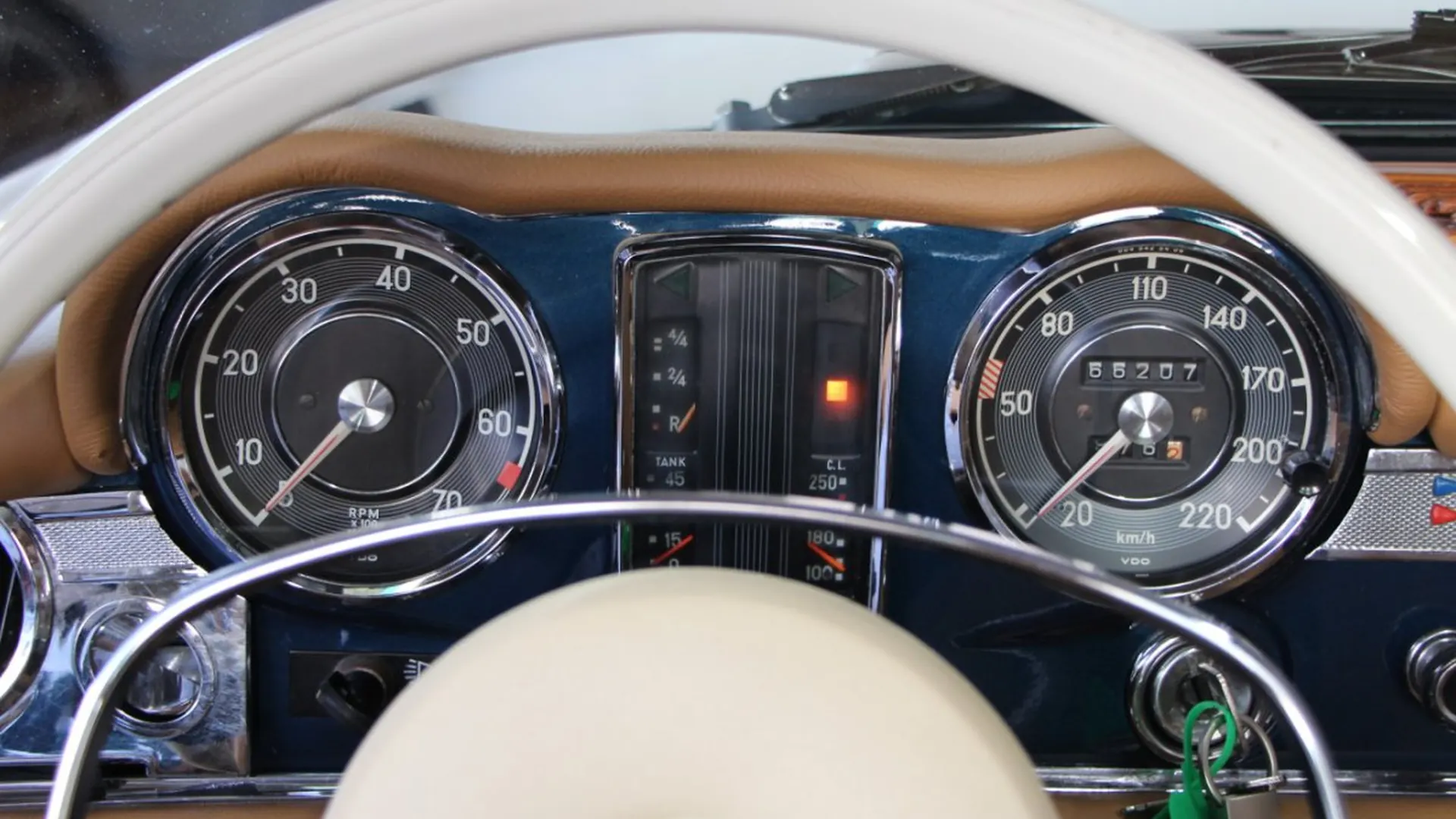 Mercedes-Benz SL — photo 23