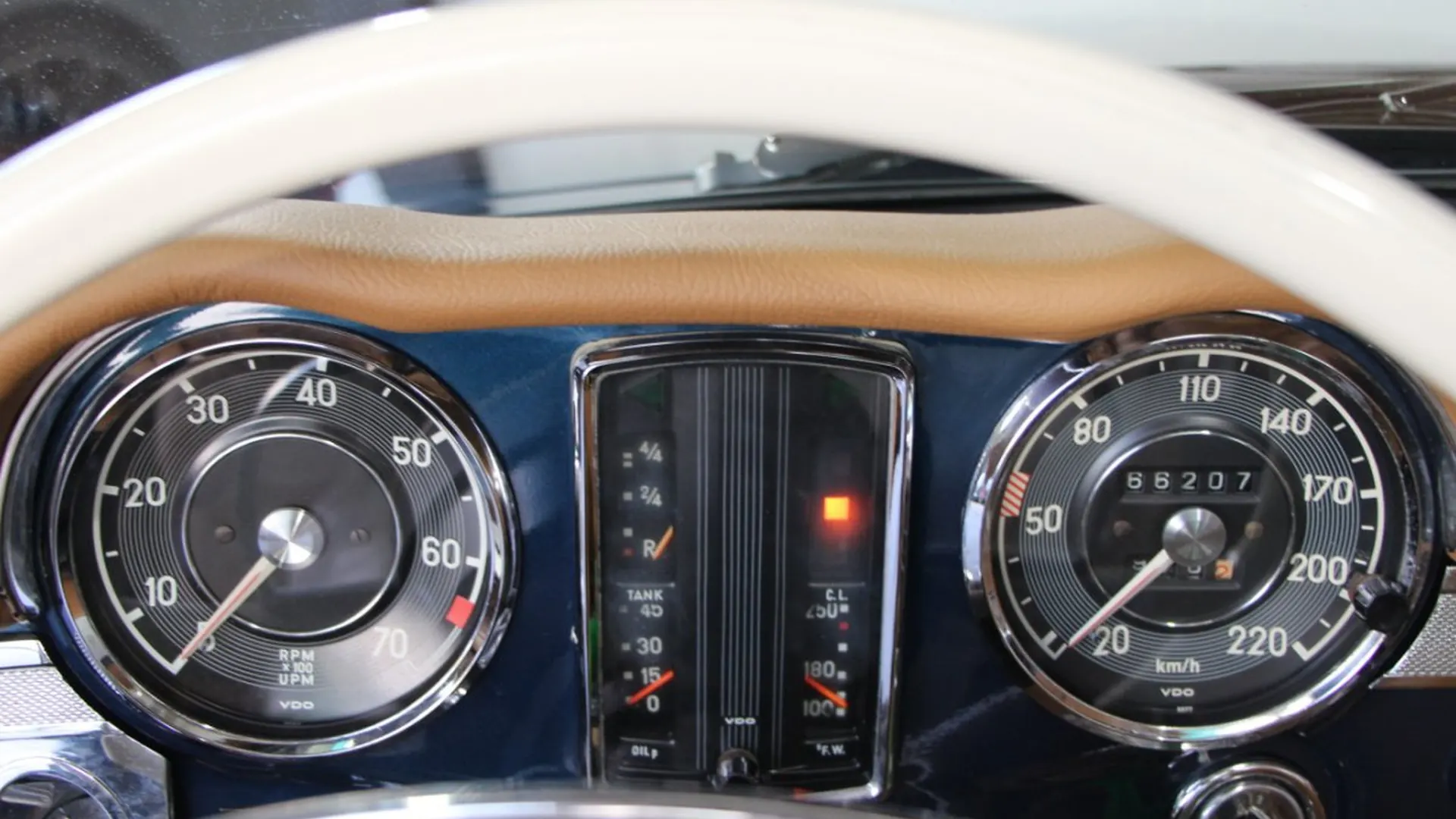 Mercedes-Benz SL — photo 29