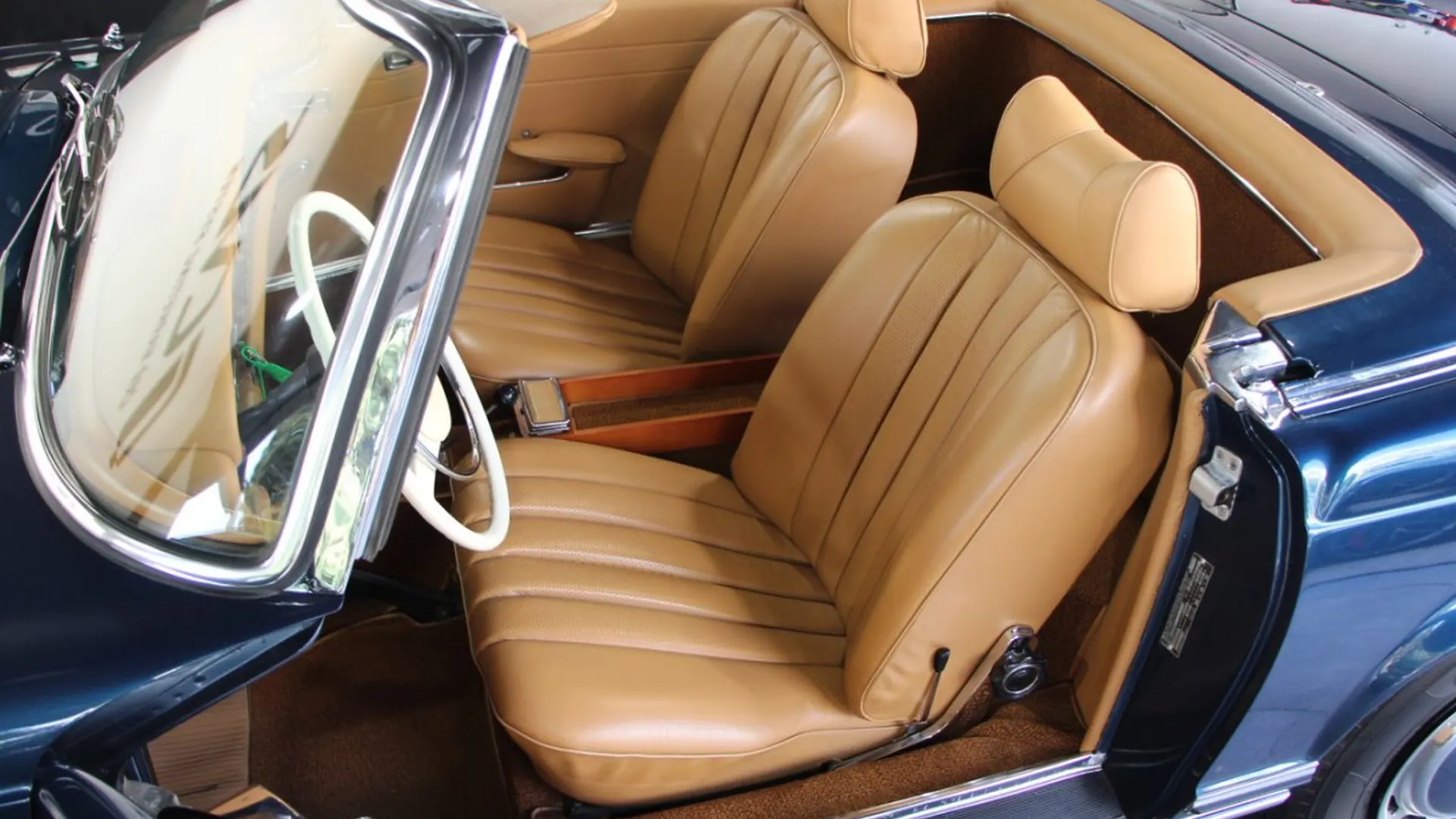 Mercedes-Benz SL — photo 19