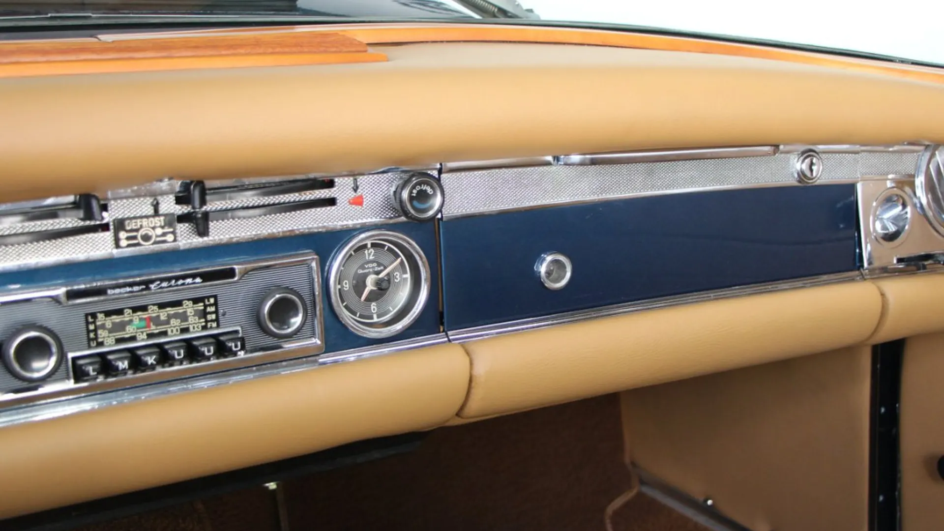 Mercedes-Benz SL — photo 22