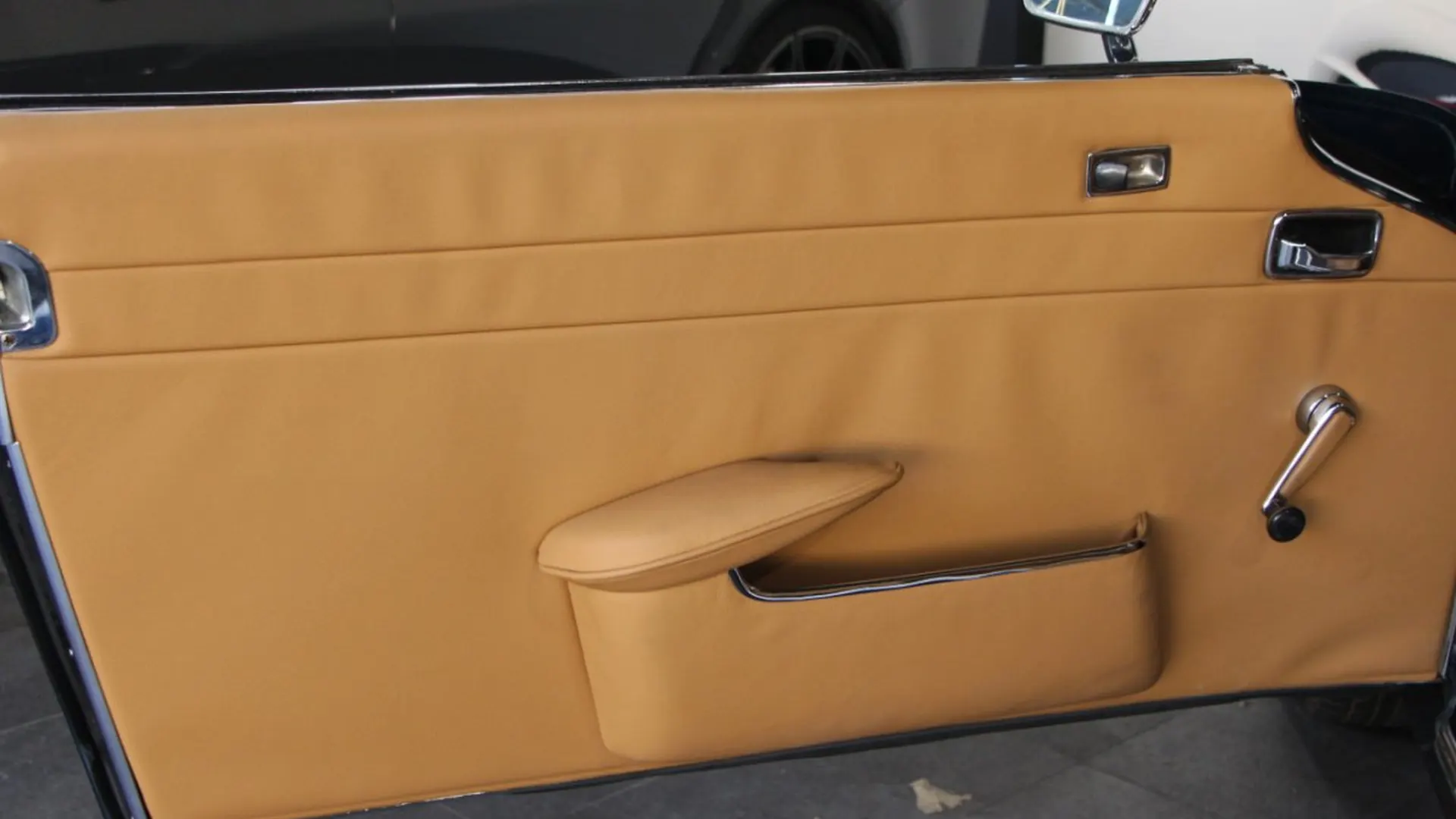 Mercedes-Benz SL — photo 20