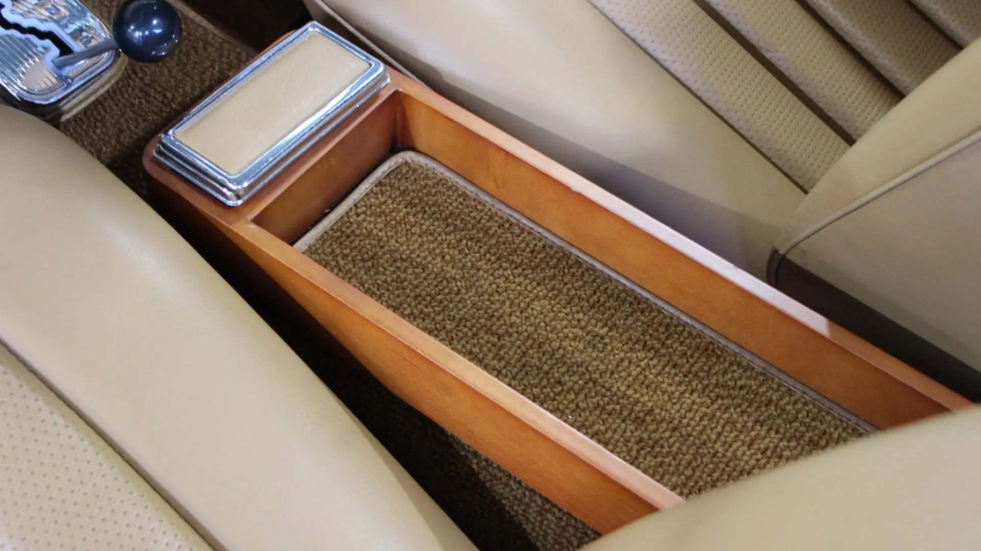 Mercedes-Benz SL — photo 21