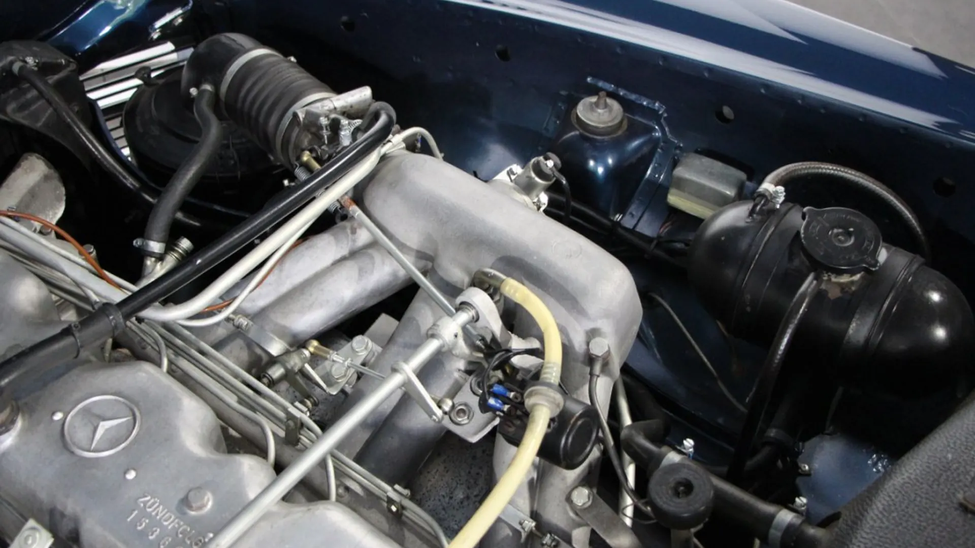 Mercedes-Benz SL — photo 33