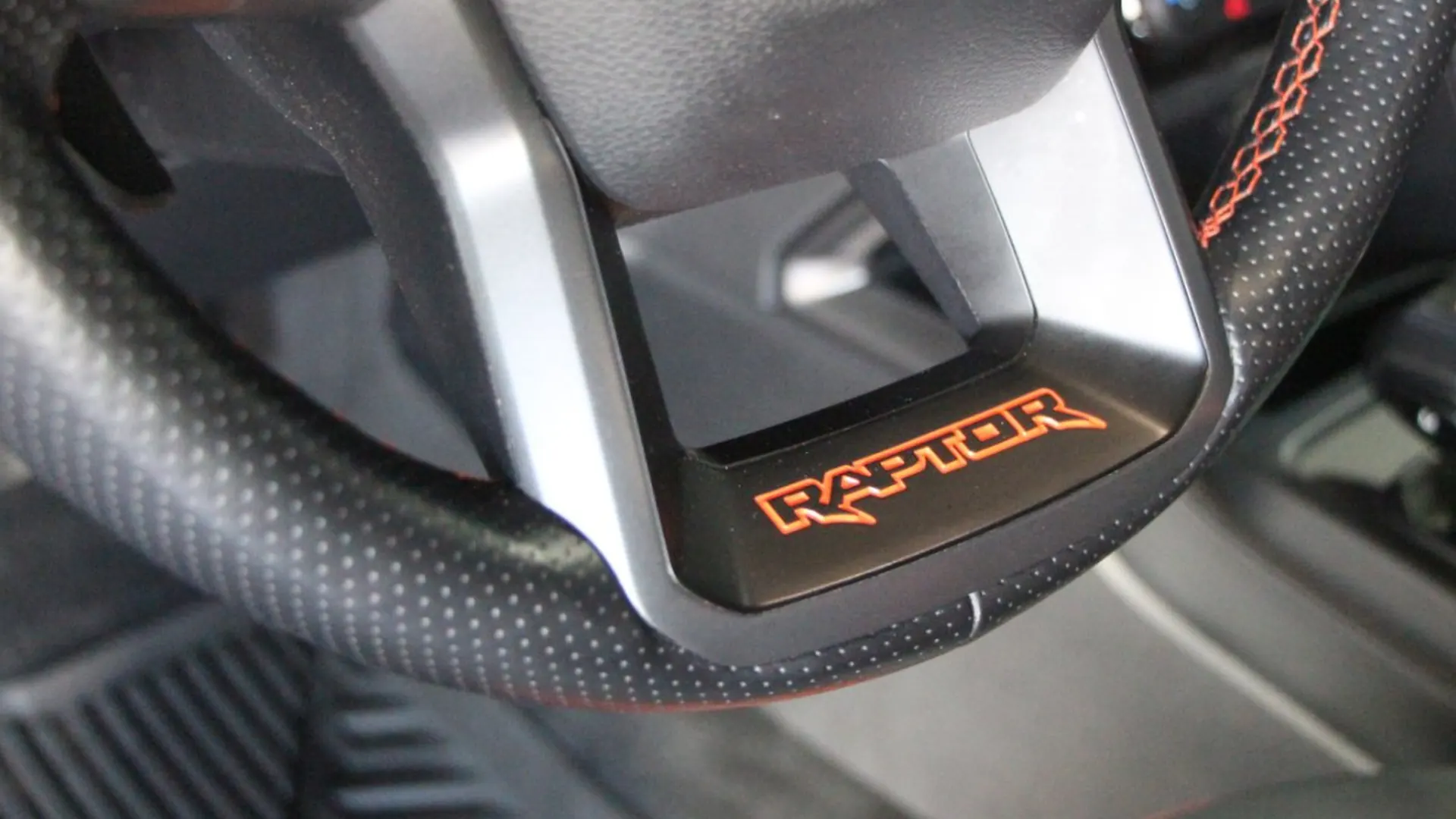 Ford Ranger — photo 19