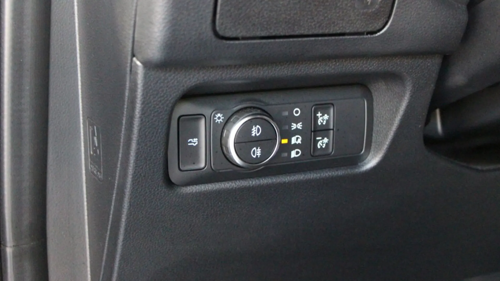 Ford Ranger — photo 20